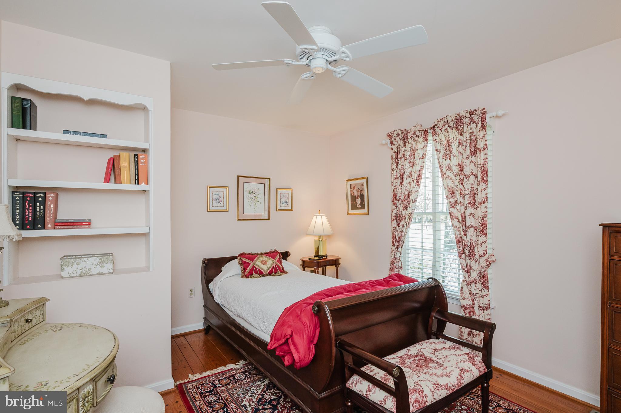 LONG GREEN MANOR - Residential