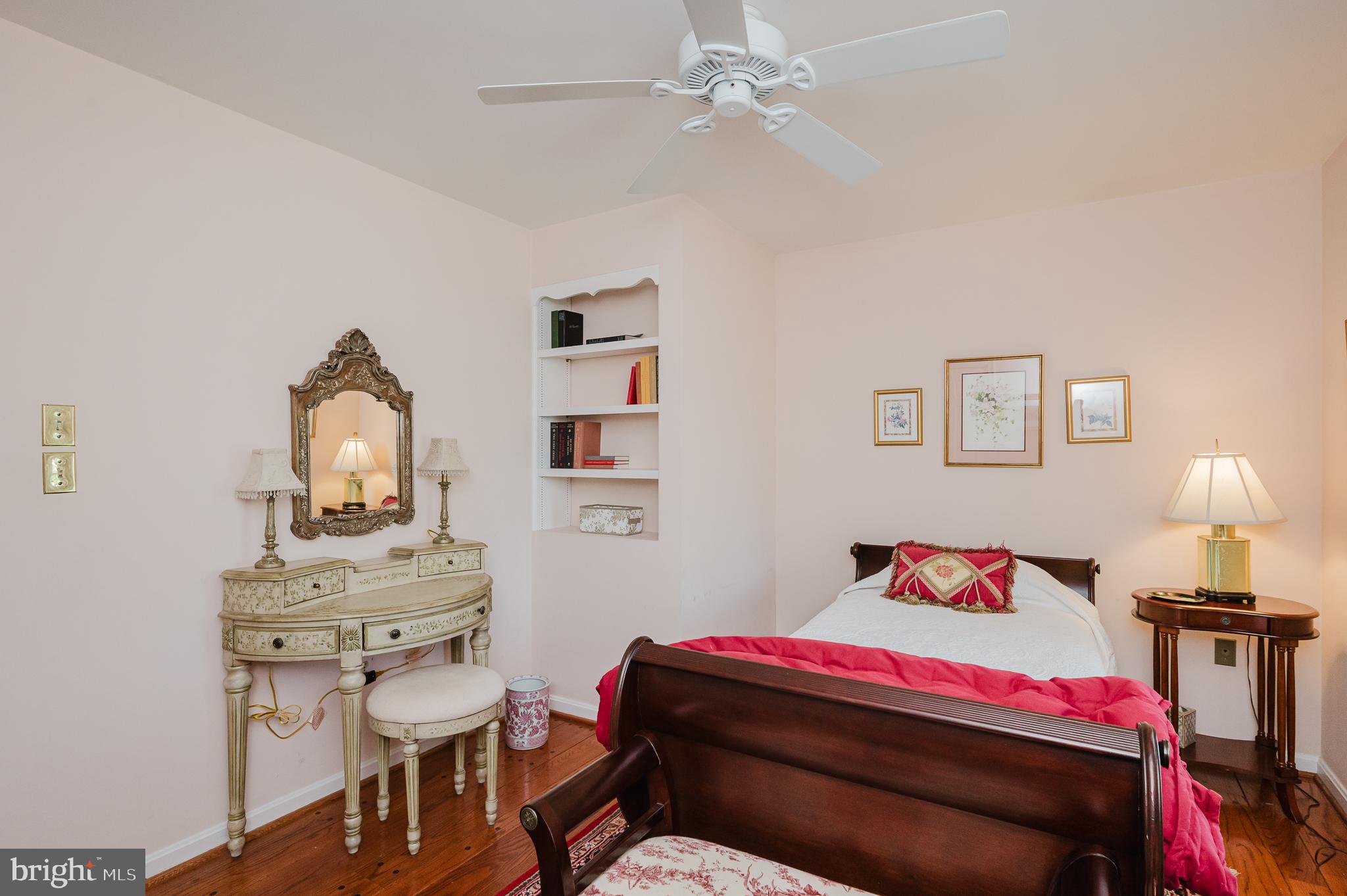 LONG GREEN MANOR - Residential