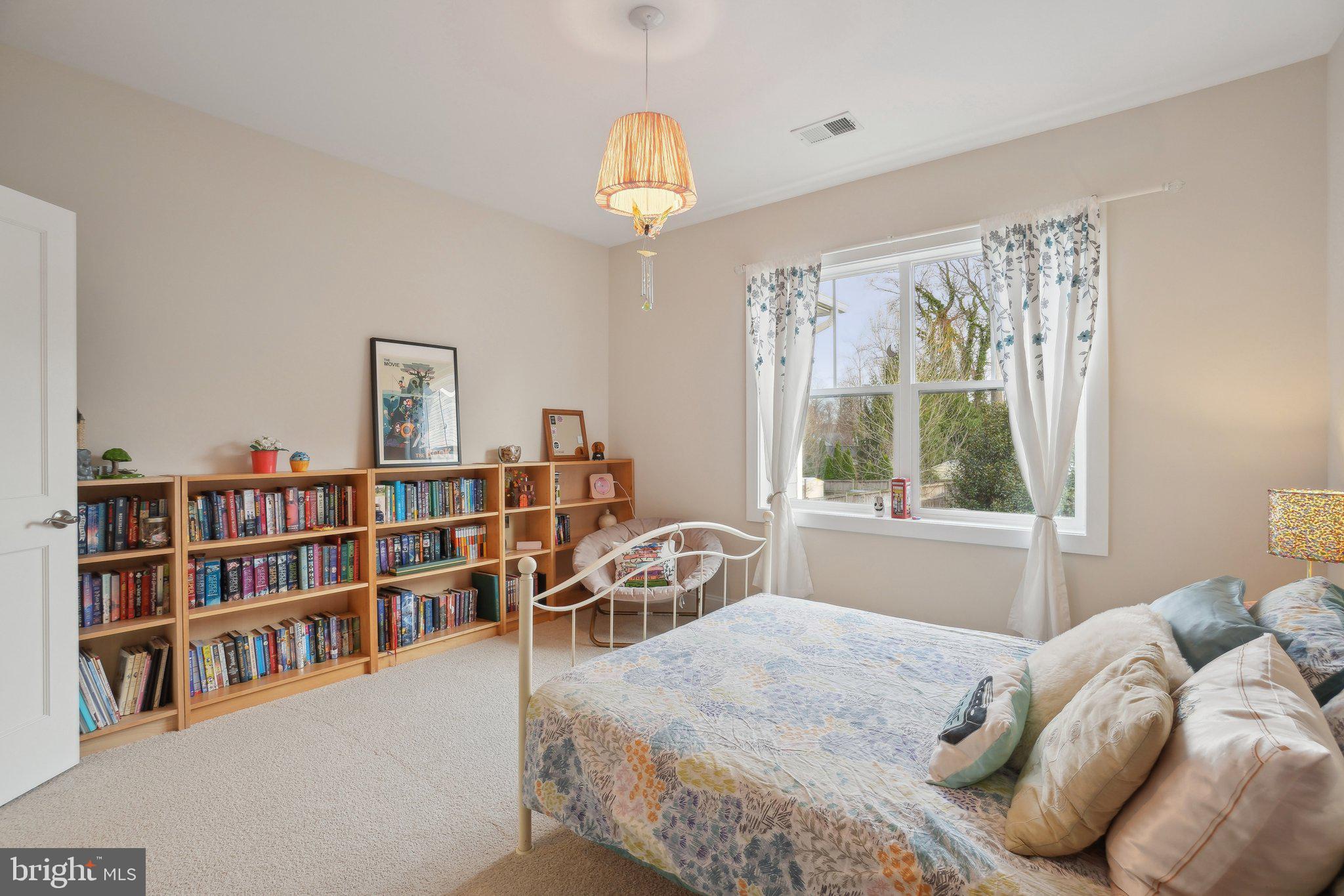 PIMMIT HILLS - Residential