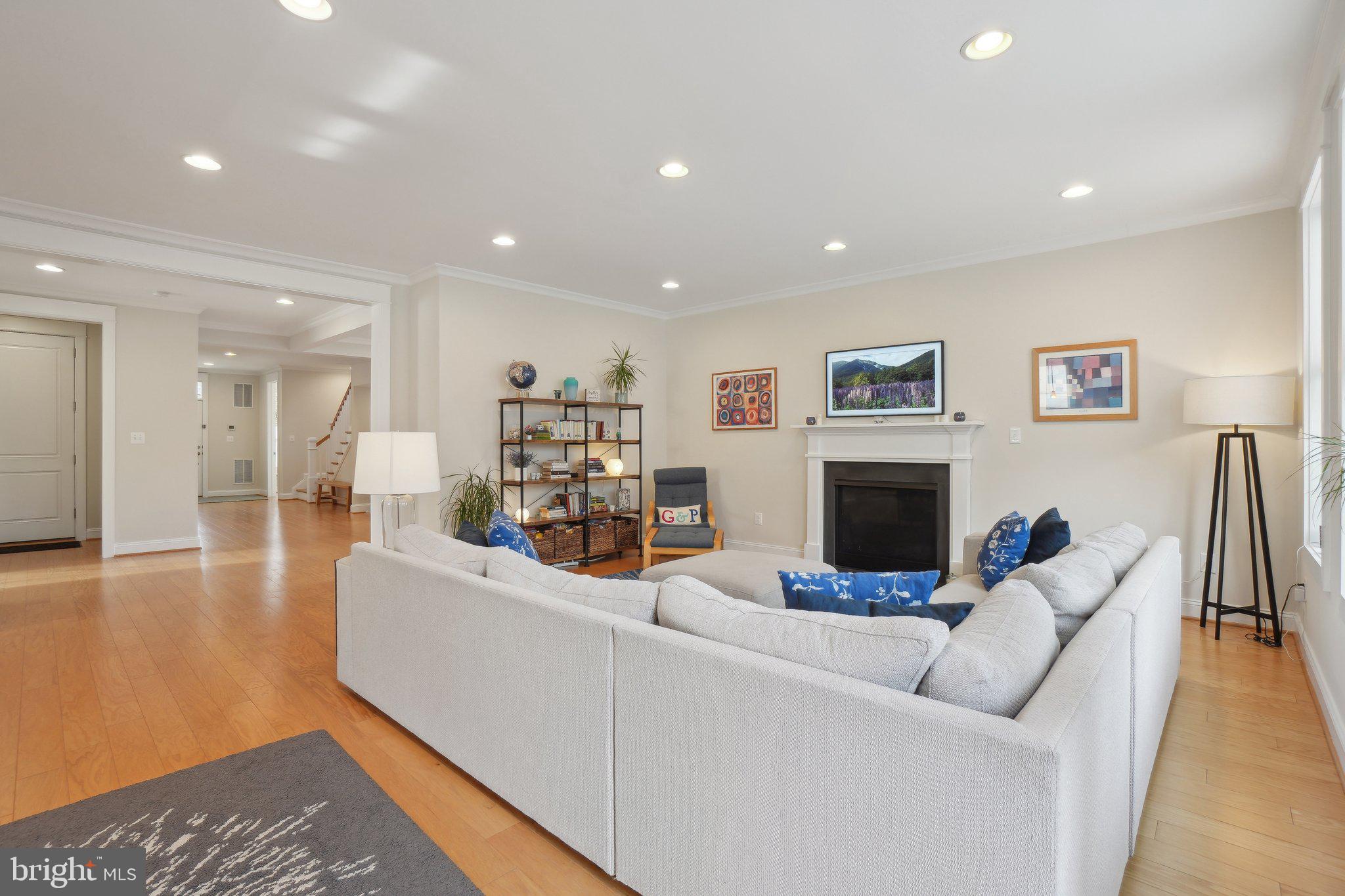 PIMMIT HILLS - Residential