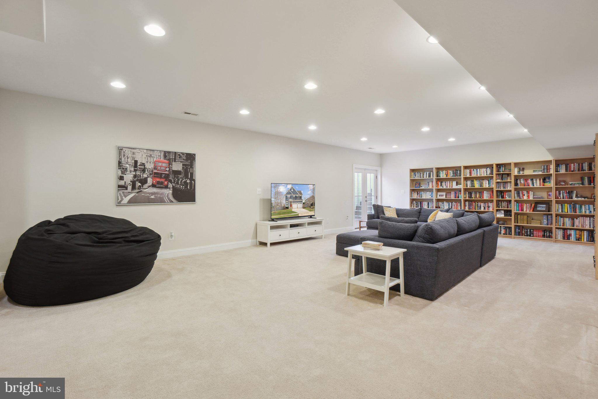 PIMMIT HILLS - Residential