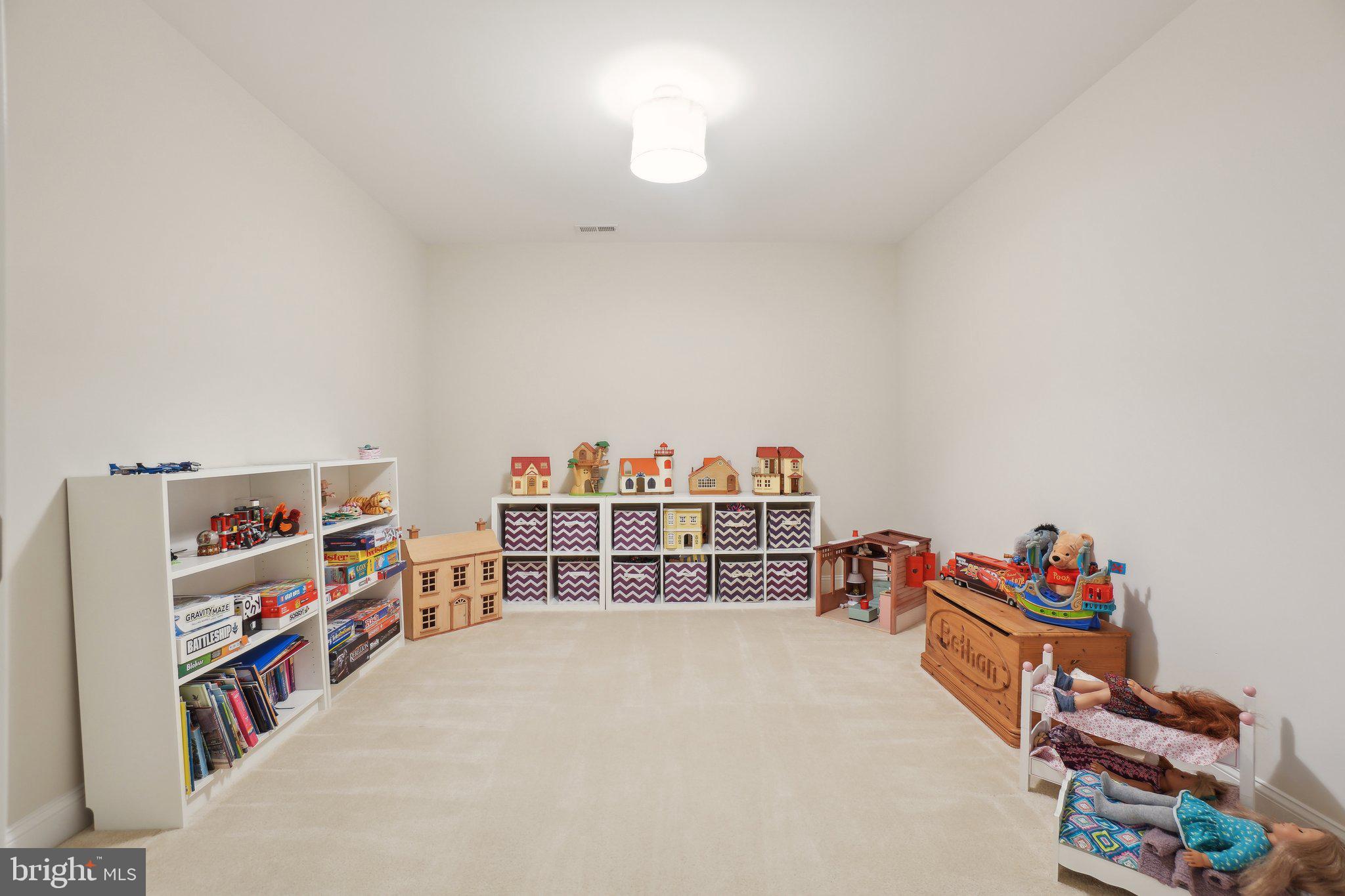 PIMMIT HILLS - Residential