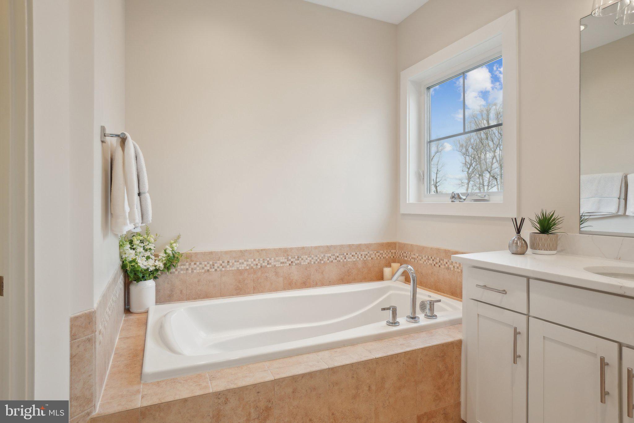 PIMMIT HILLS - Residential