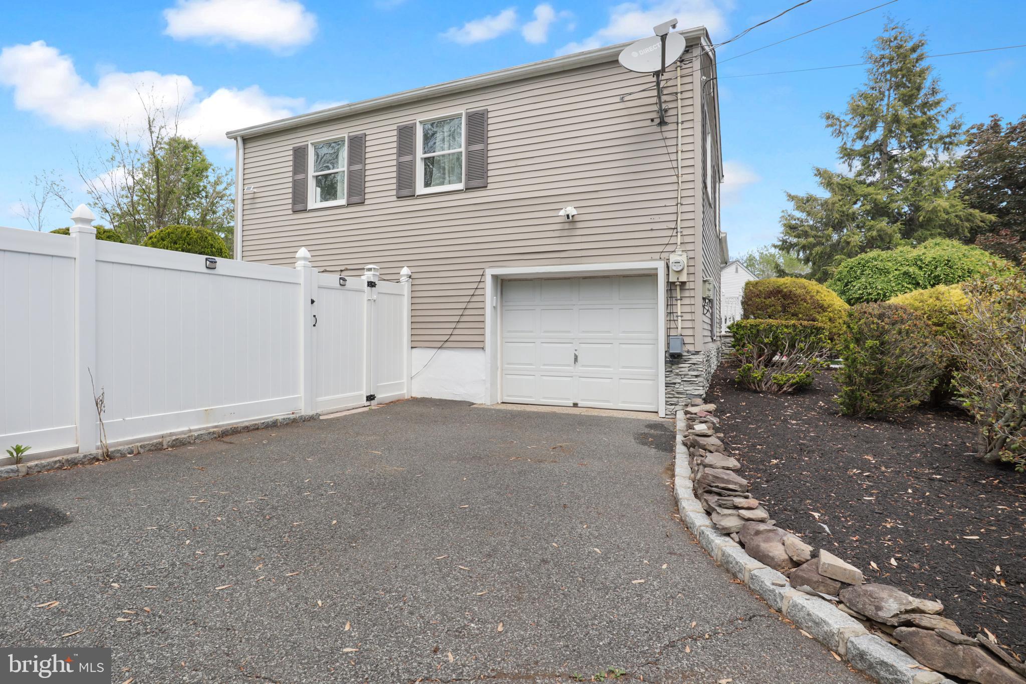 204 FRED ALLEN DRIVE