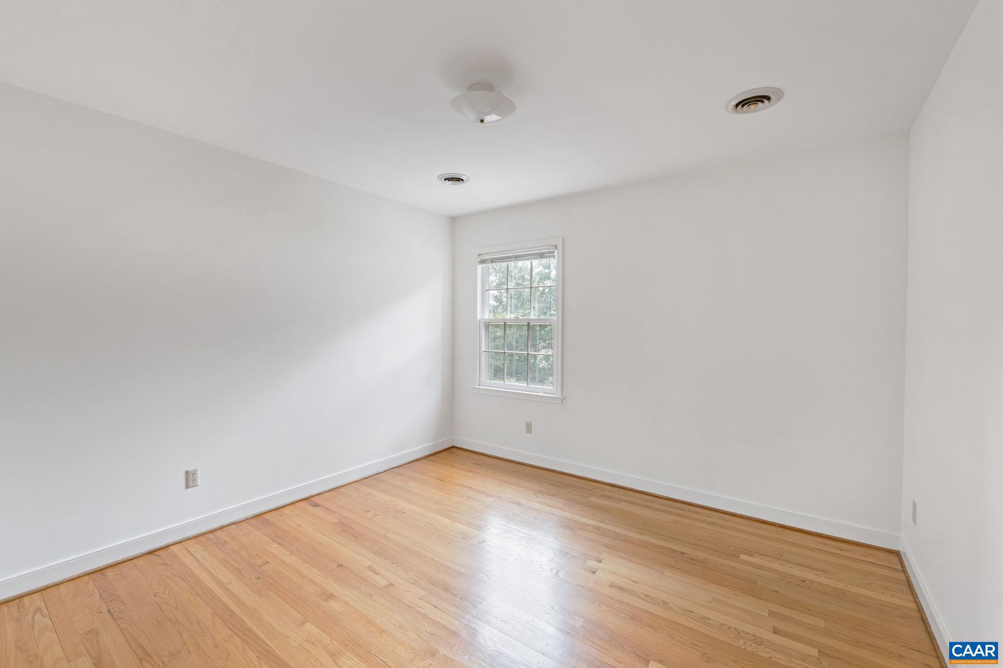 OLDE OAK COURT - Residential