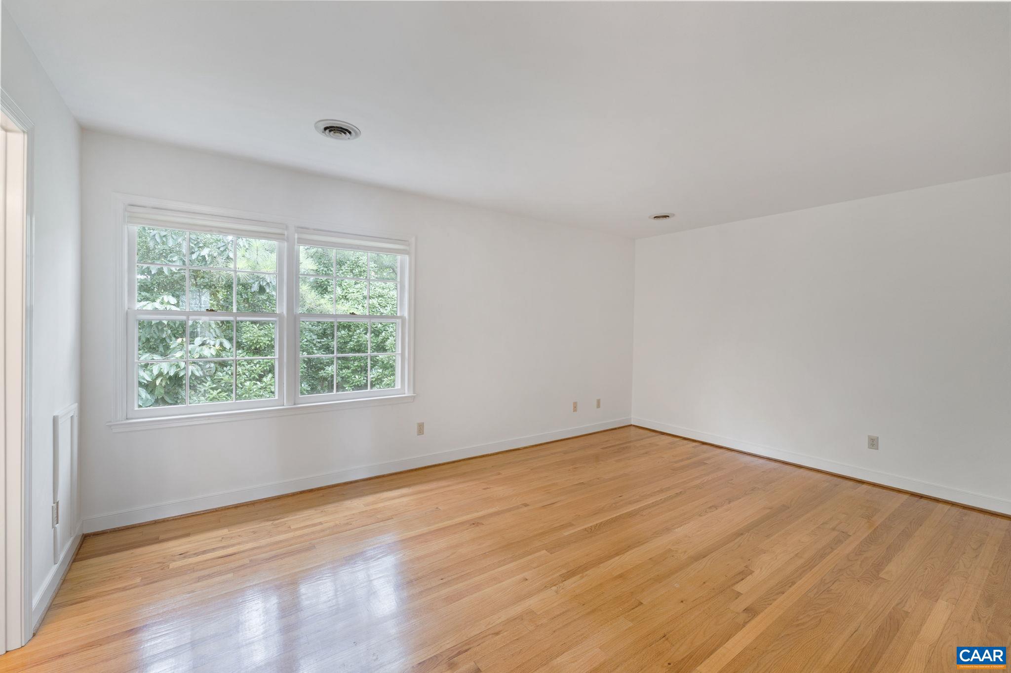 OLDE OAK COURT - Residential