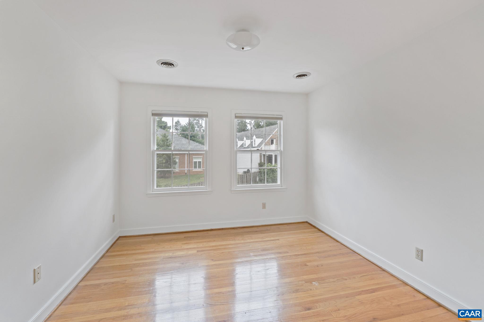 OLDE OAK COURT - Residential