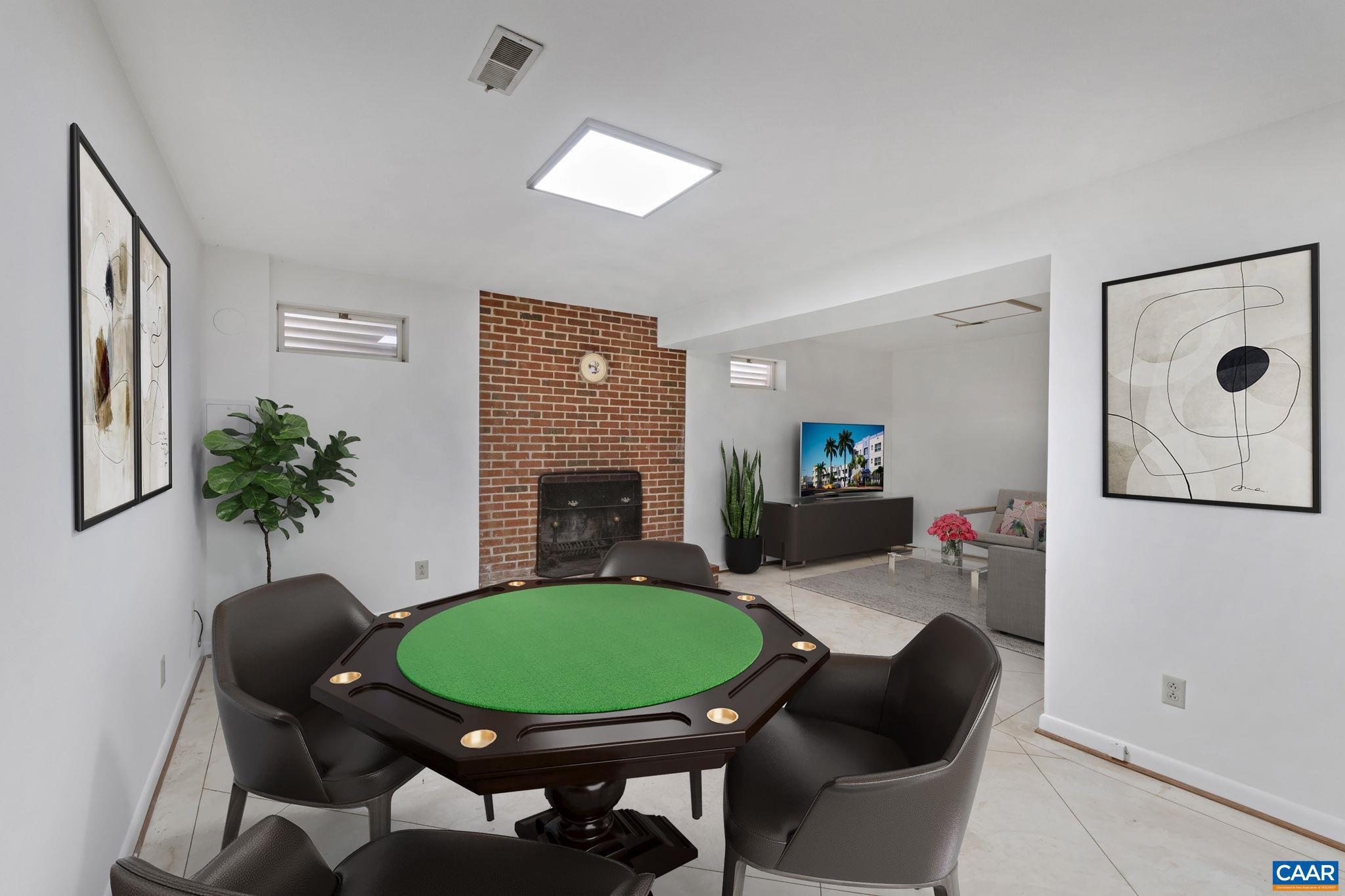 OLDE OAK COURT - Residential