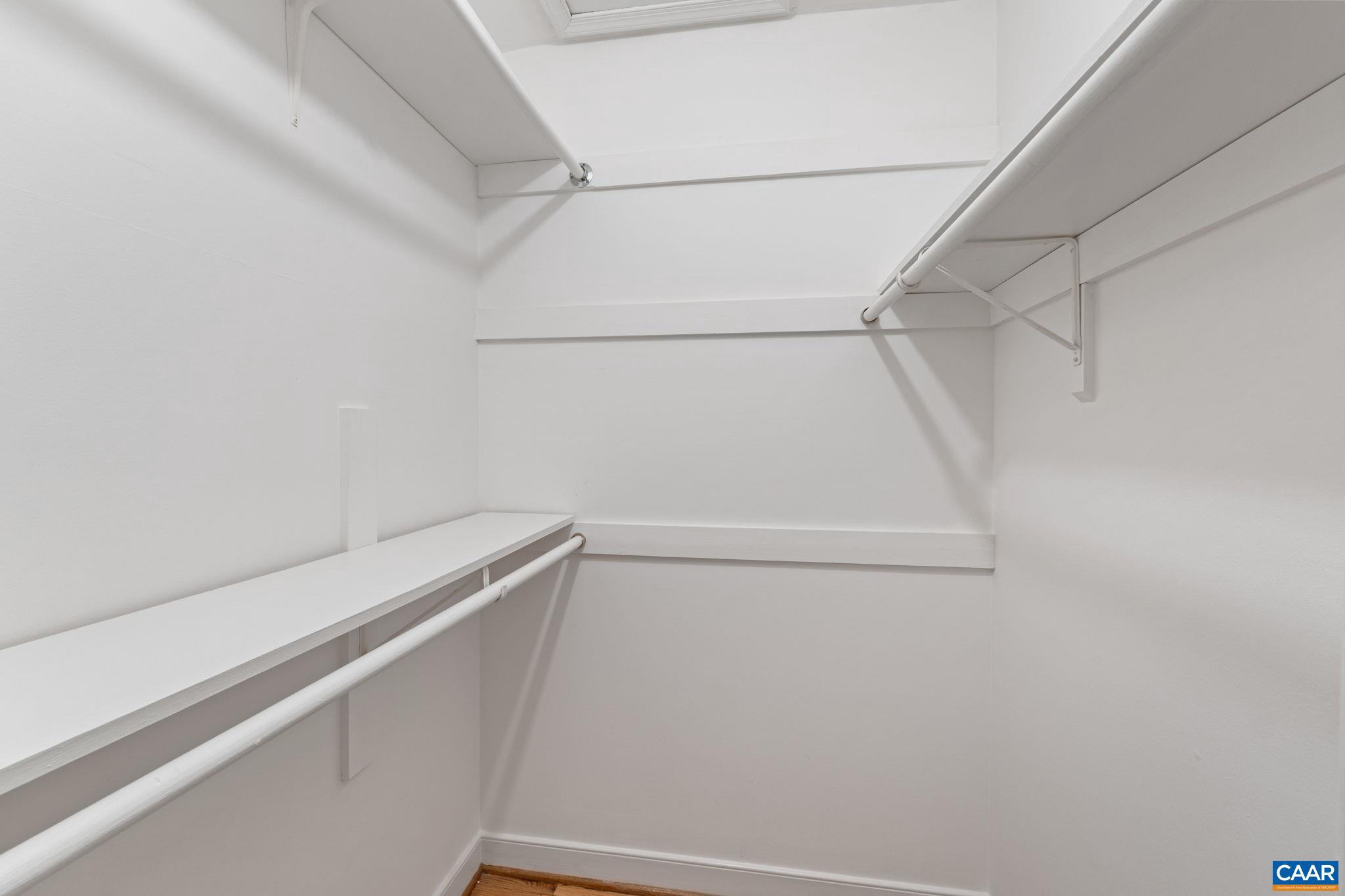 OLDE OAK COURT - Residential