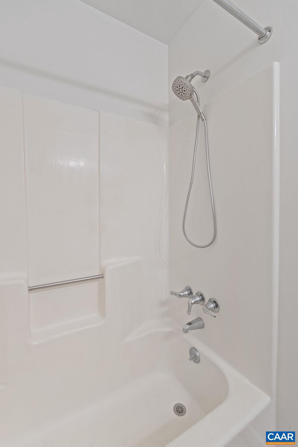 OLDE OAK COURT - Residential