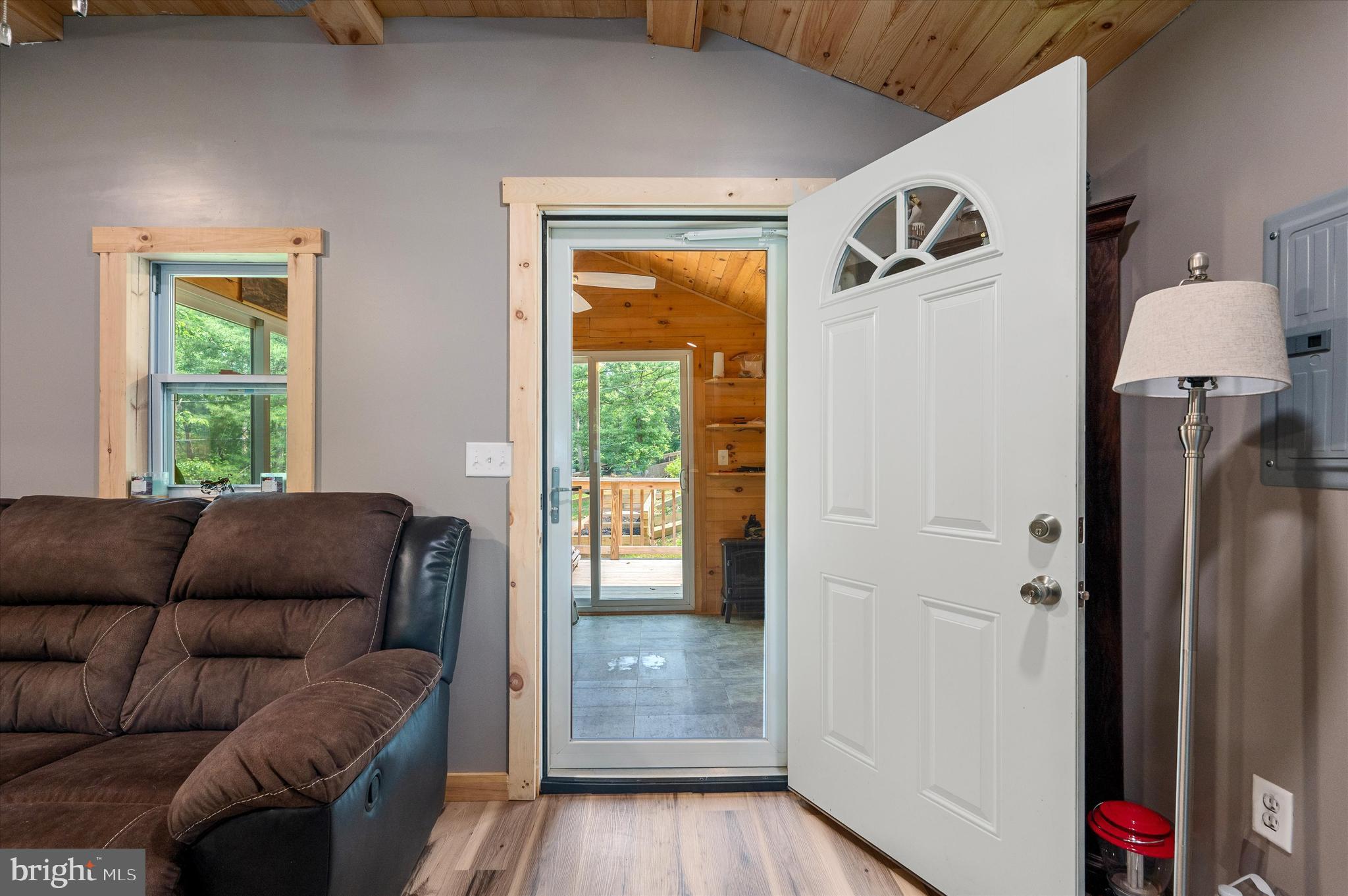 GOLDEN ACRES - Residential