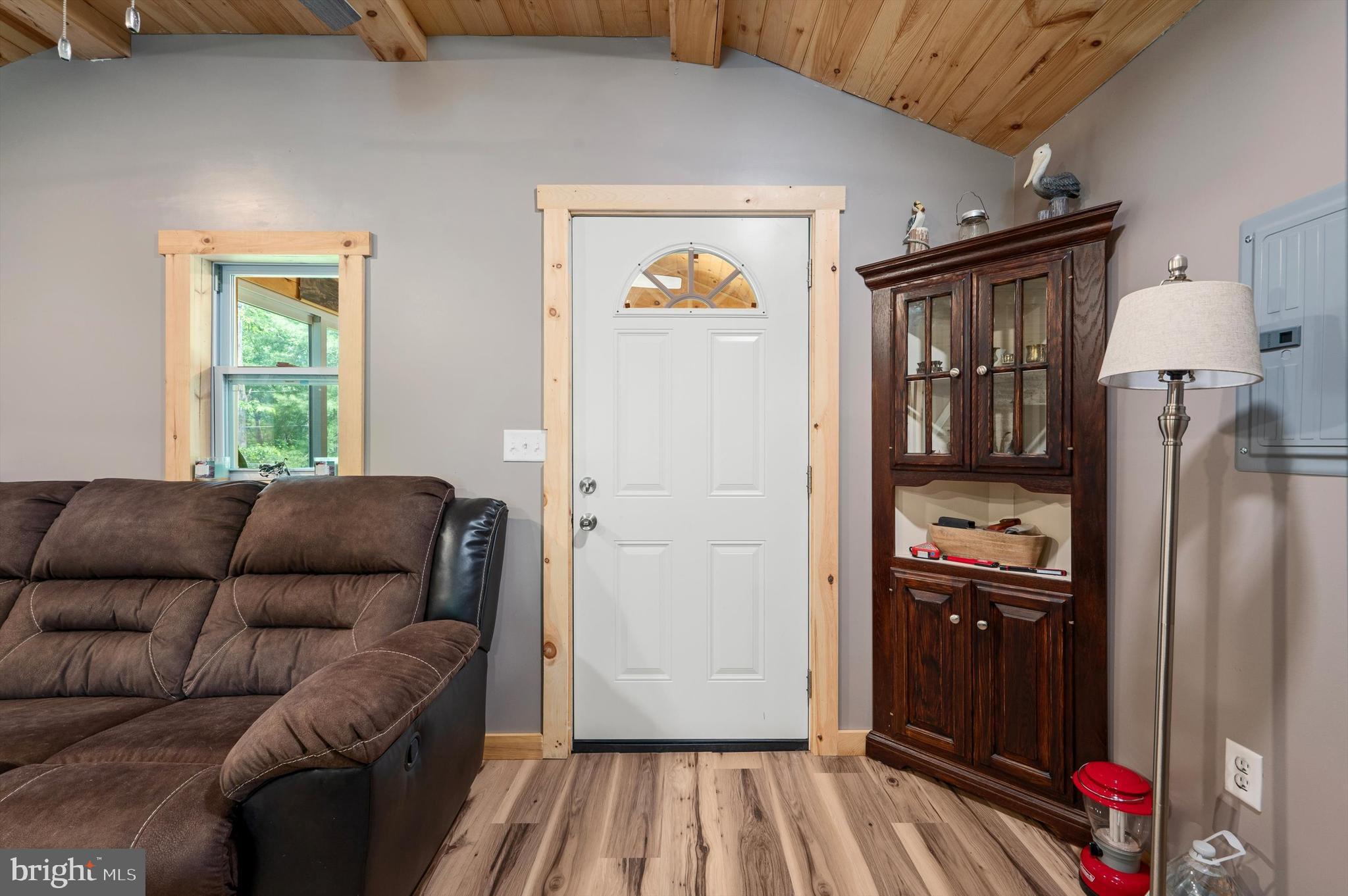 GOLDEN ACRES - Residential