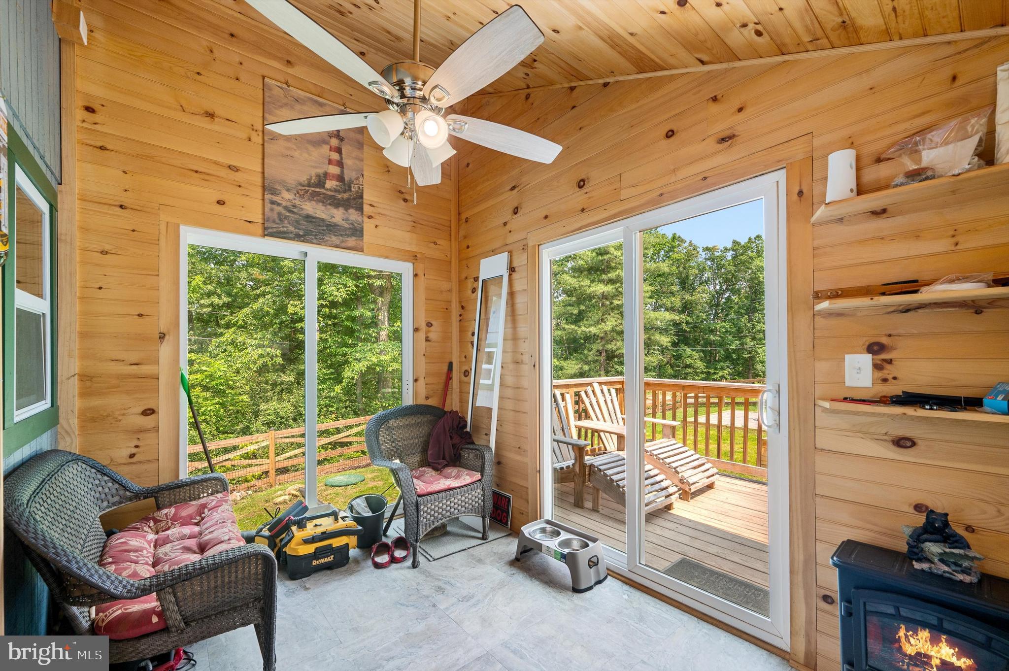 GOLDEN ACRES - Residential