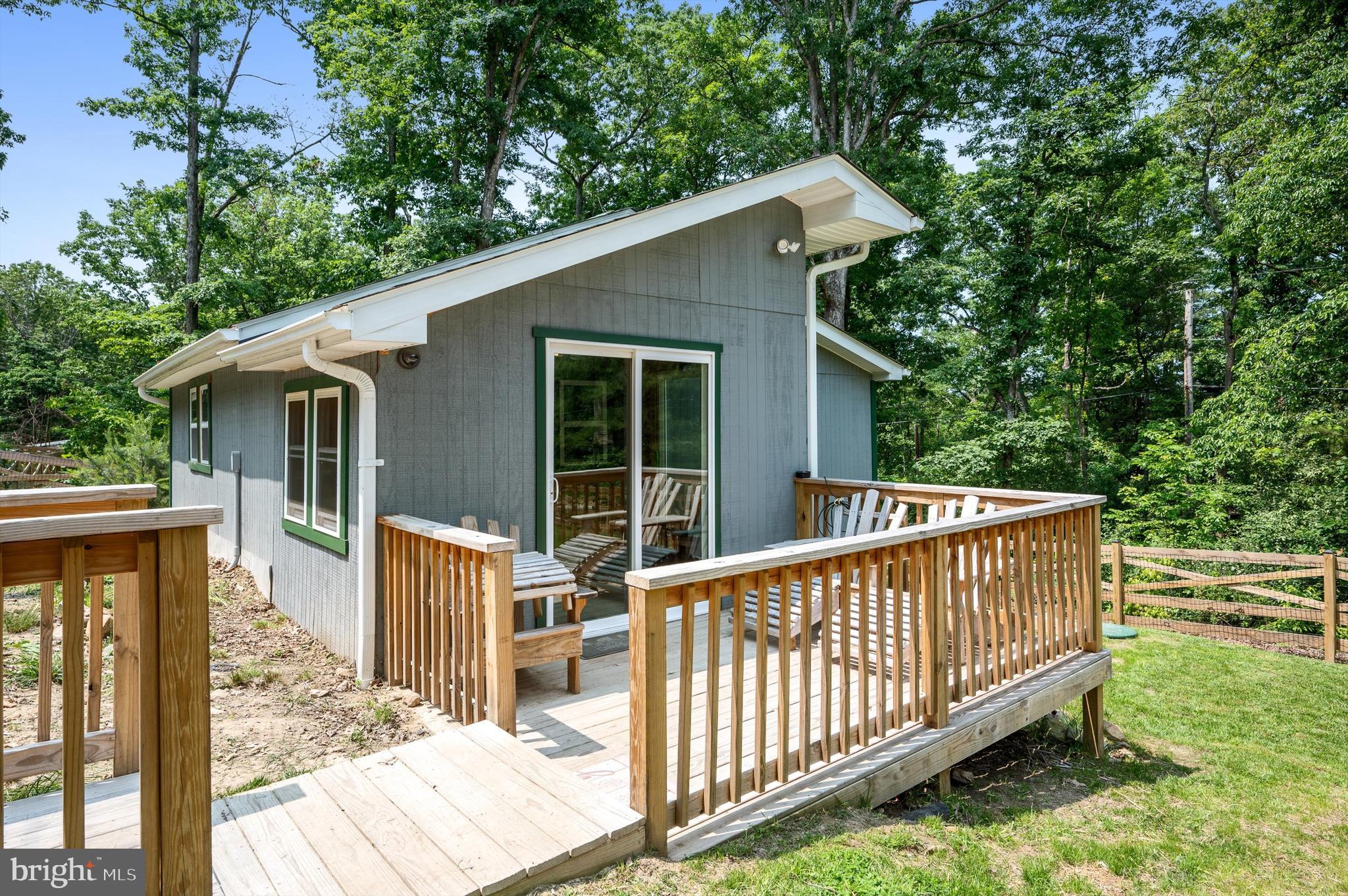 GOLDEN ACRES - Residential