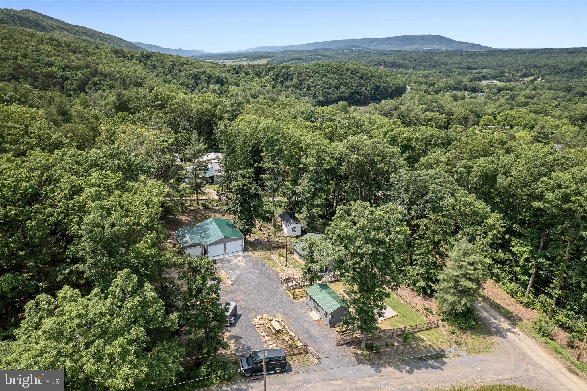 GOLDEN ACRES - Residential