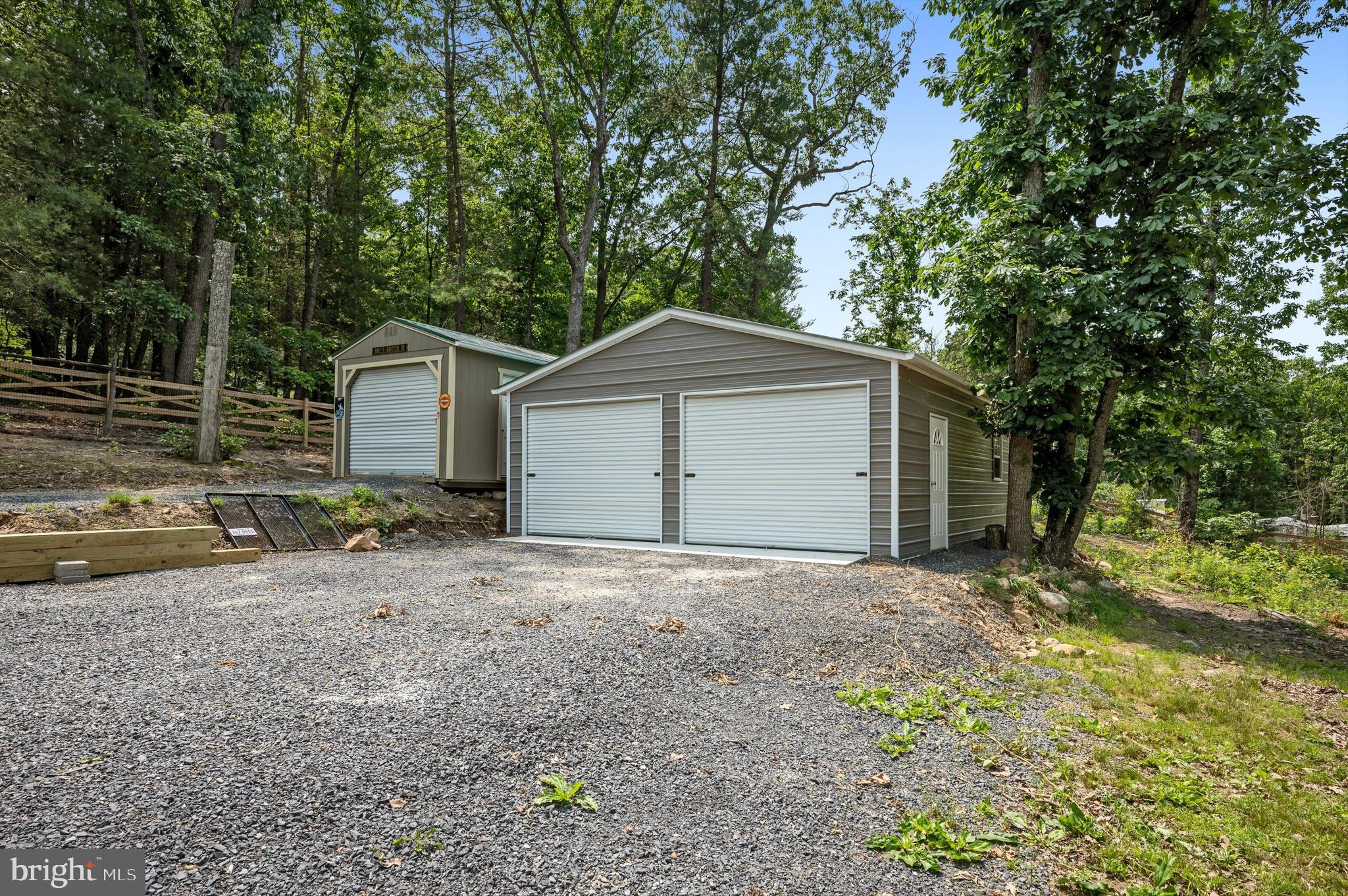 GOLDEN ACRES - Residential