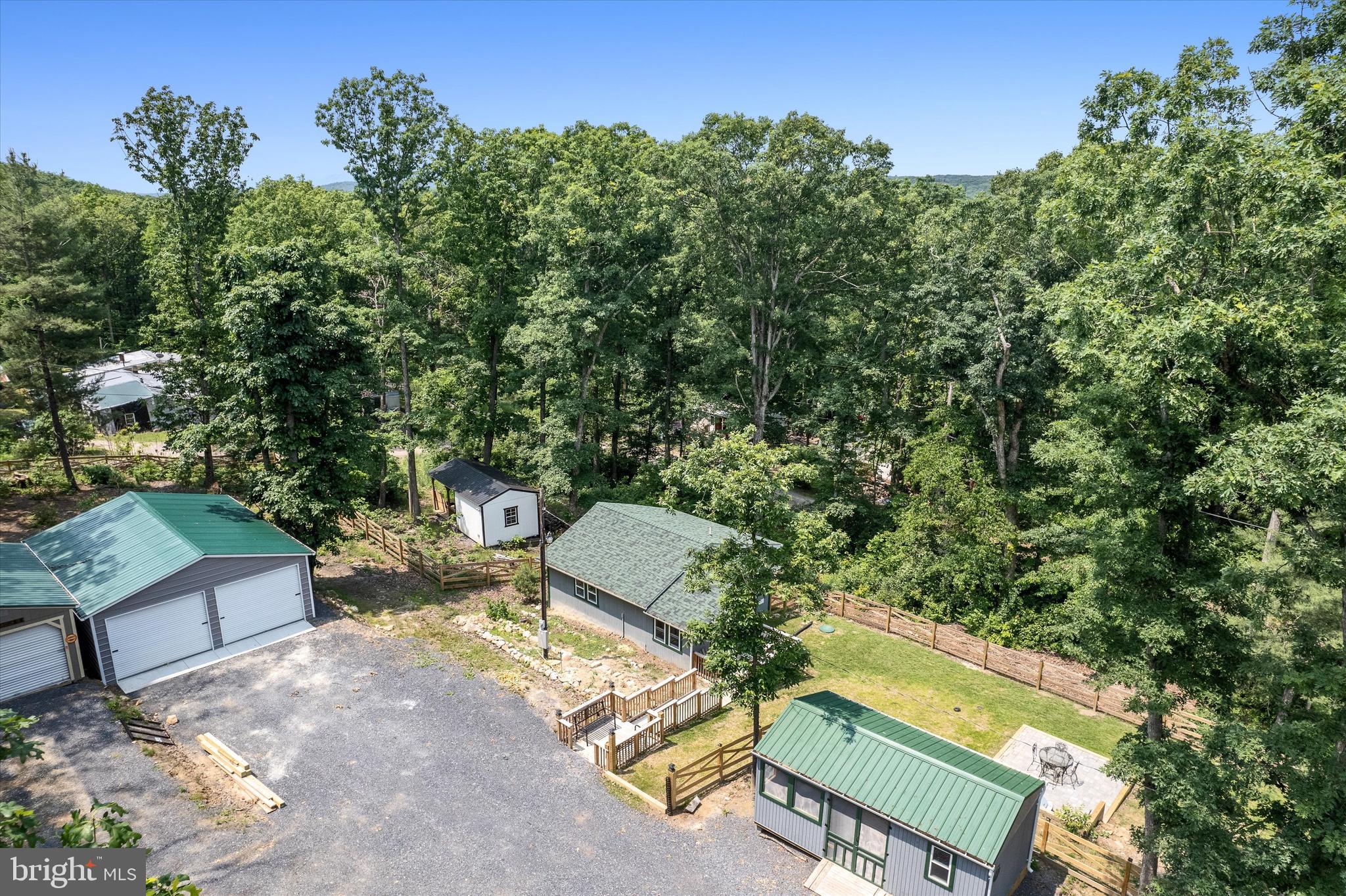 GOLDEN ACRES - Residential