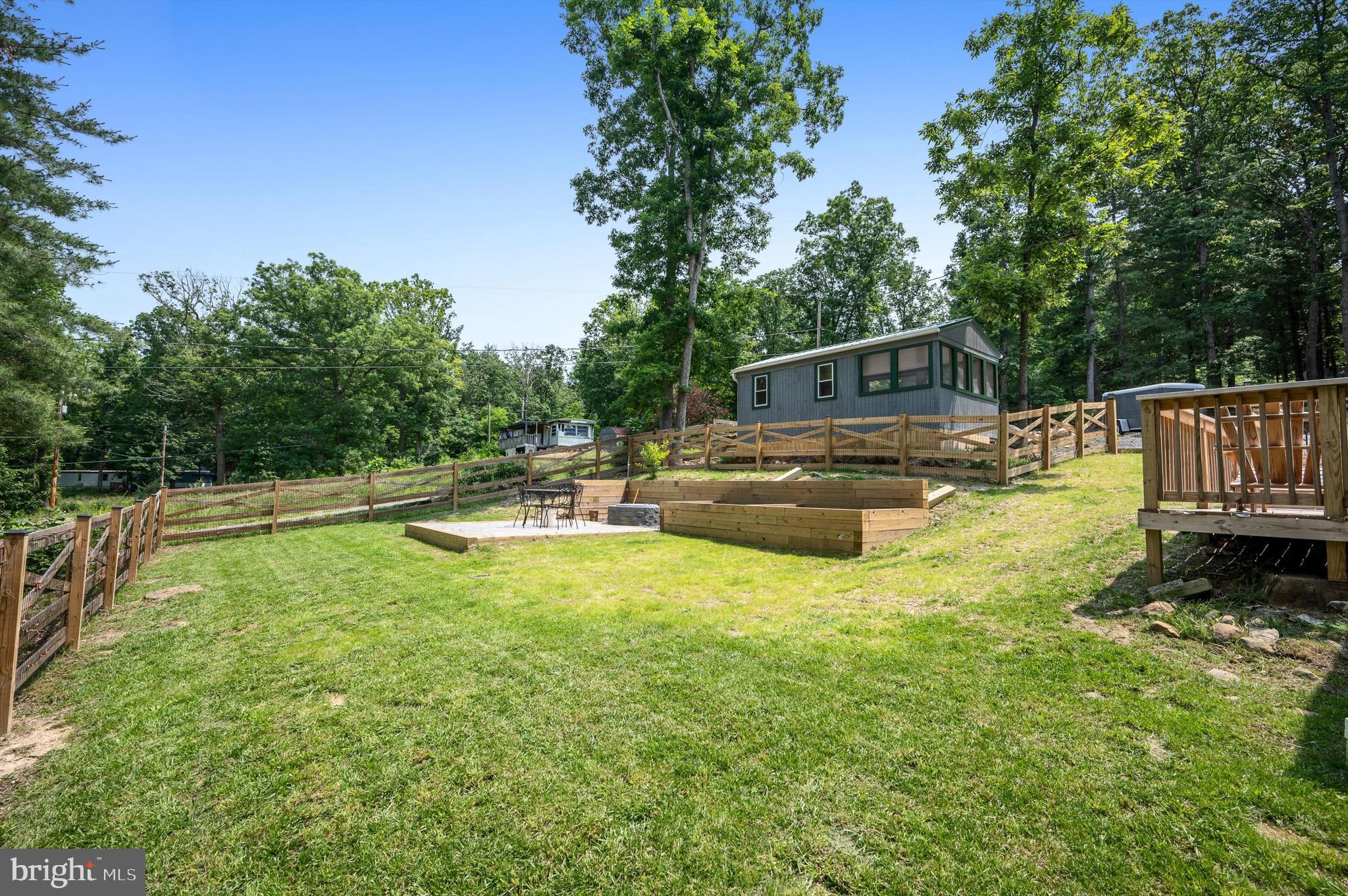 GOLDEN ACRES - Residential