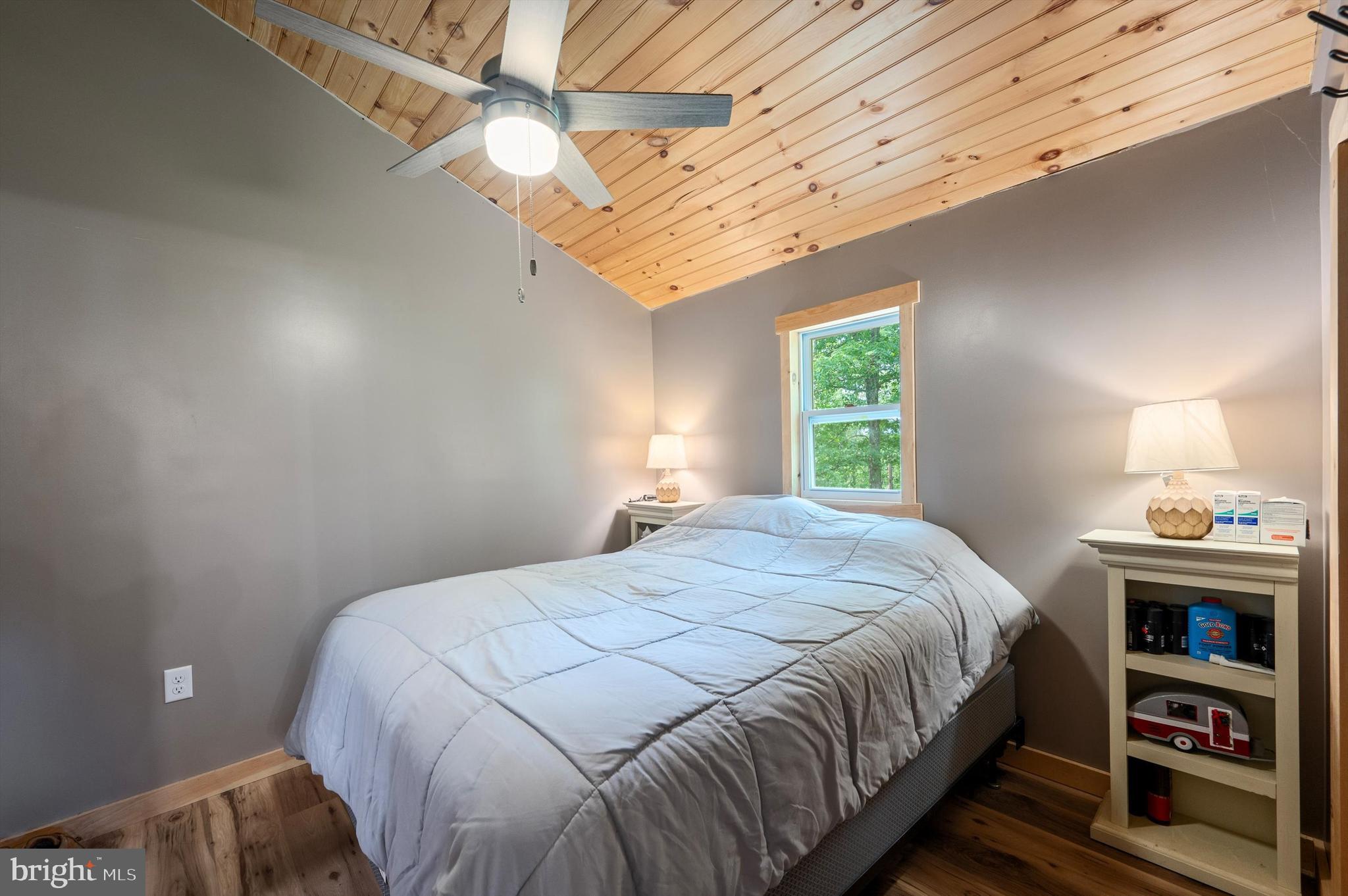 GOLDEN ACRES - Residential