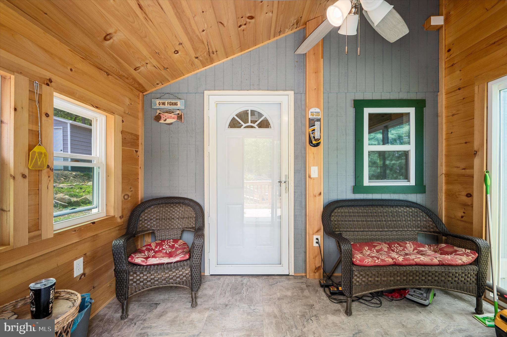 GOLDEN ACRES - Residential