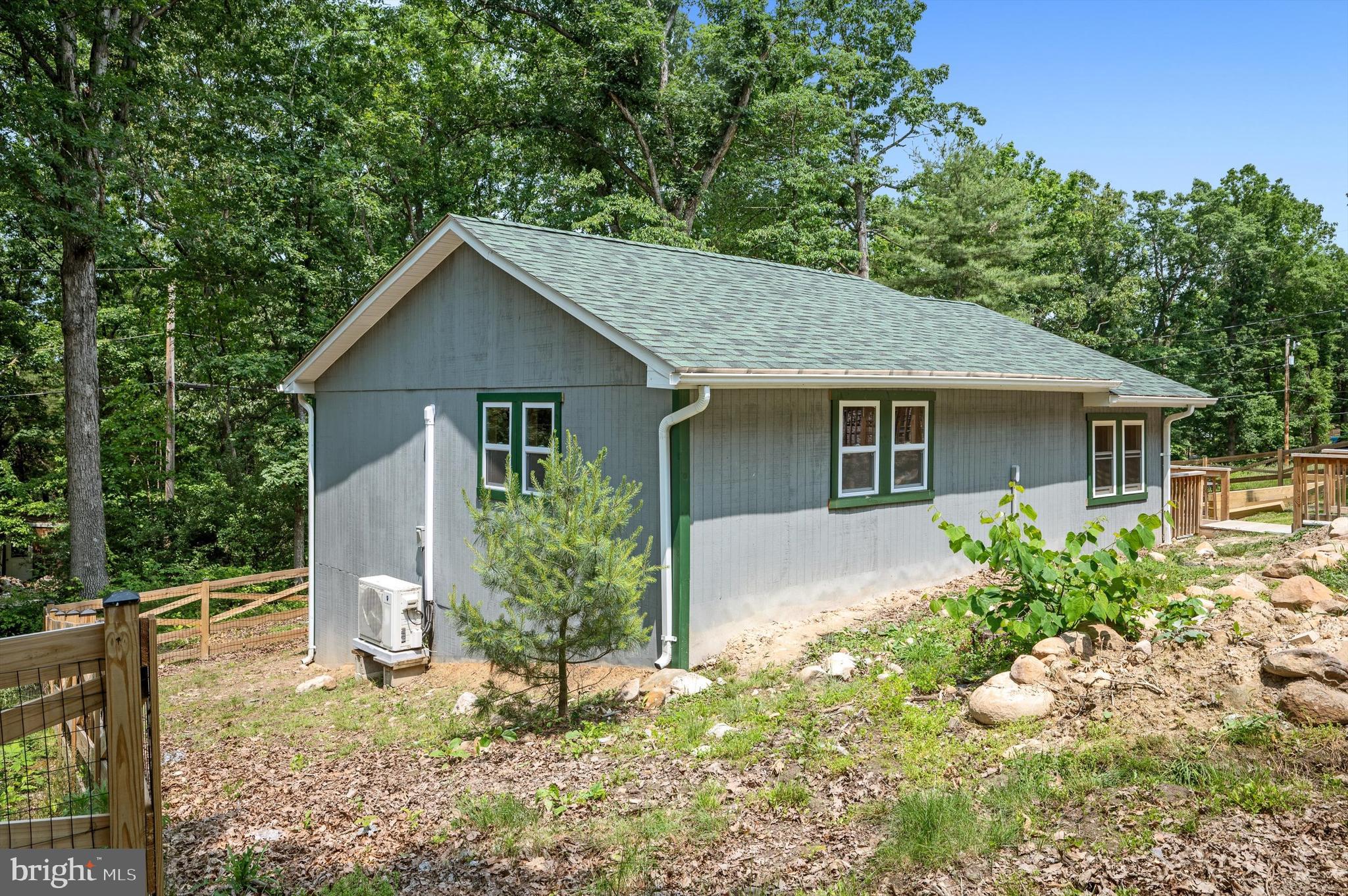 GOLDEN ACRES - Residential