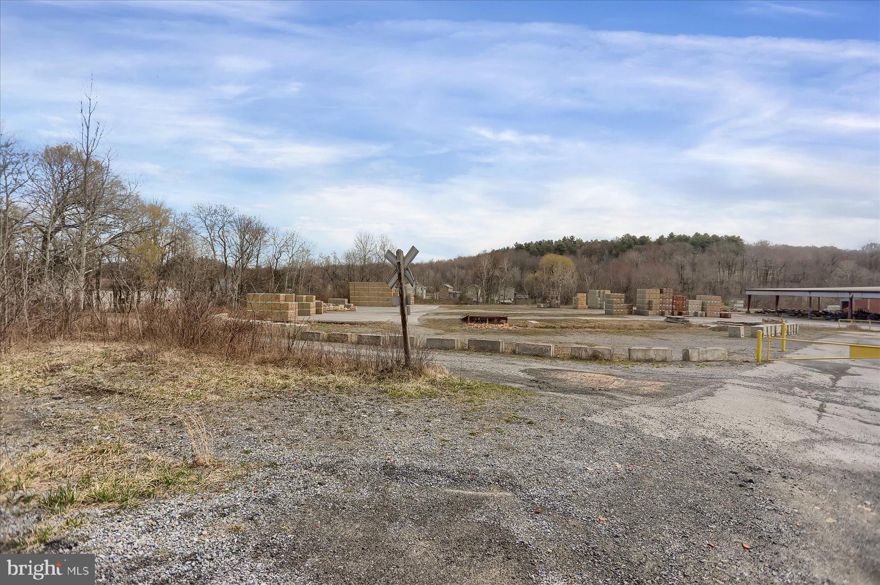 24 PINETOP RD