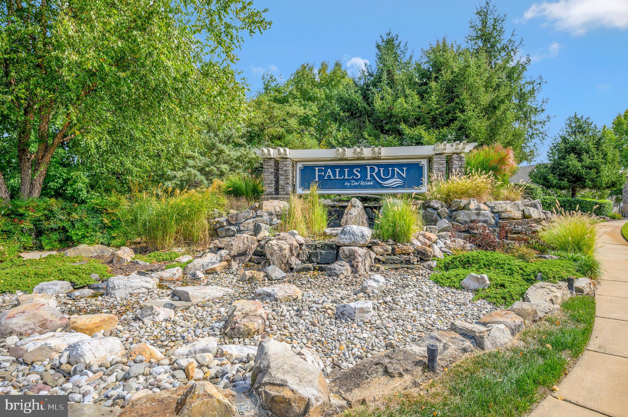 THE VILLAS AT FALLS RUN - Residential