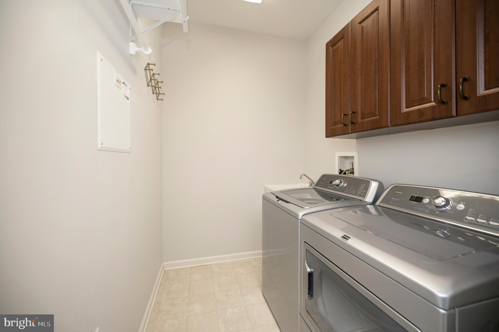 THE VILLAS AT FALLS RUN - Residential