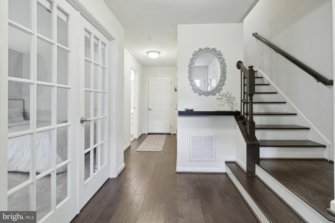 GREENBELT STATION - Residential