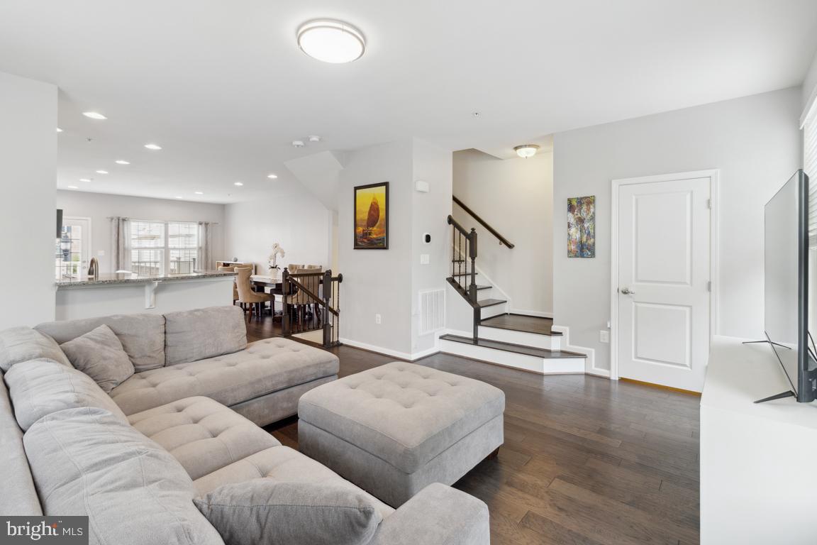 GREENBELT STATION - Residential