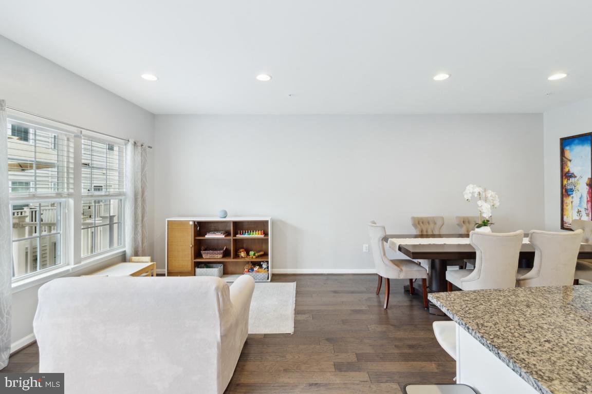 GREENBELT STATION - Residential