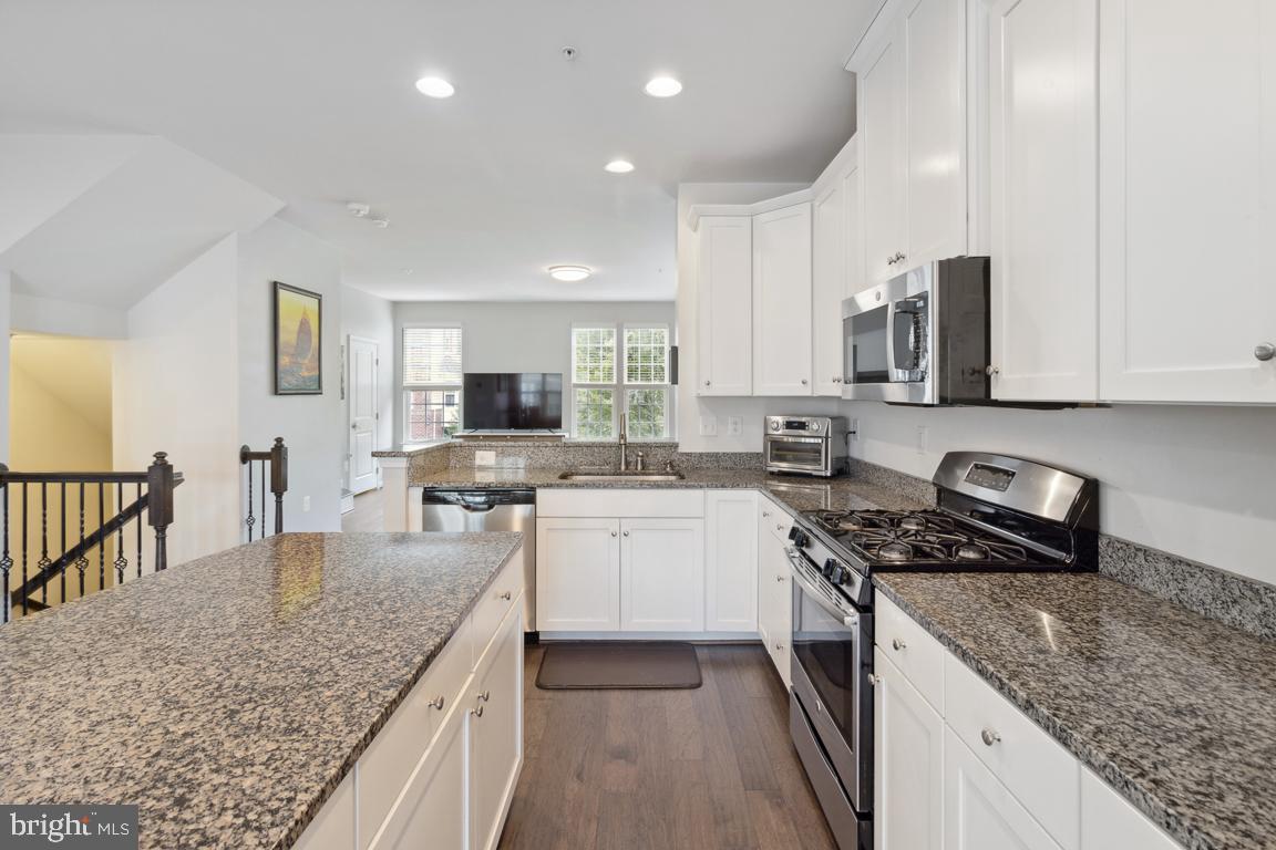 GREENBELT STATION - Residential