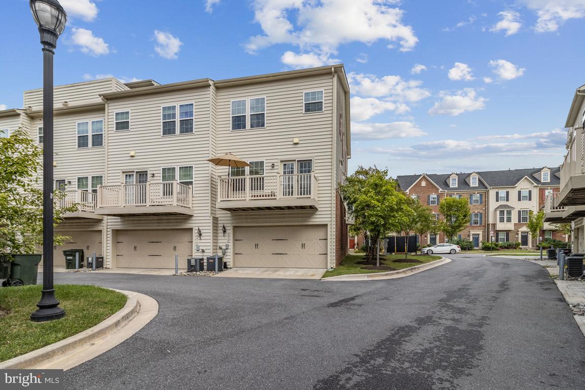 GREENBELT STATION - Residential