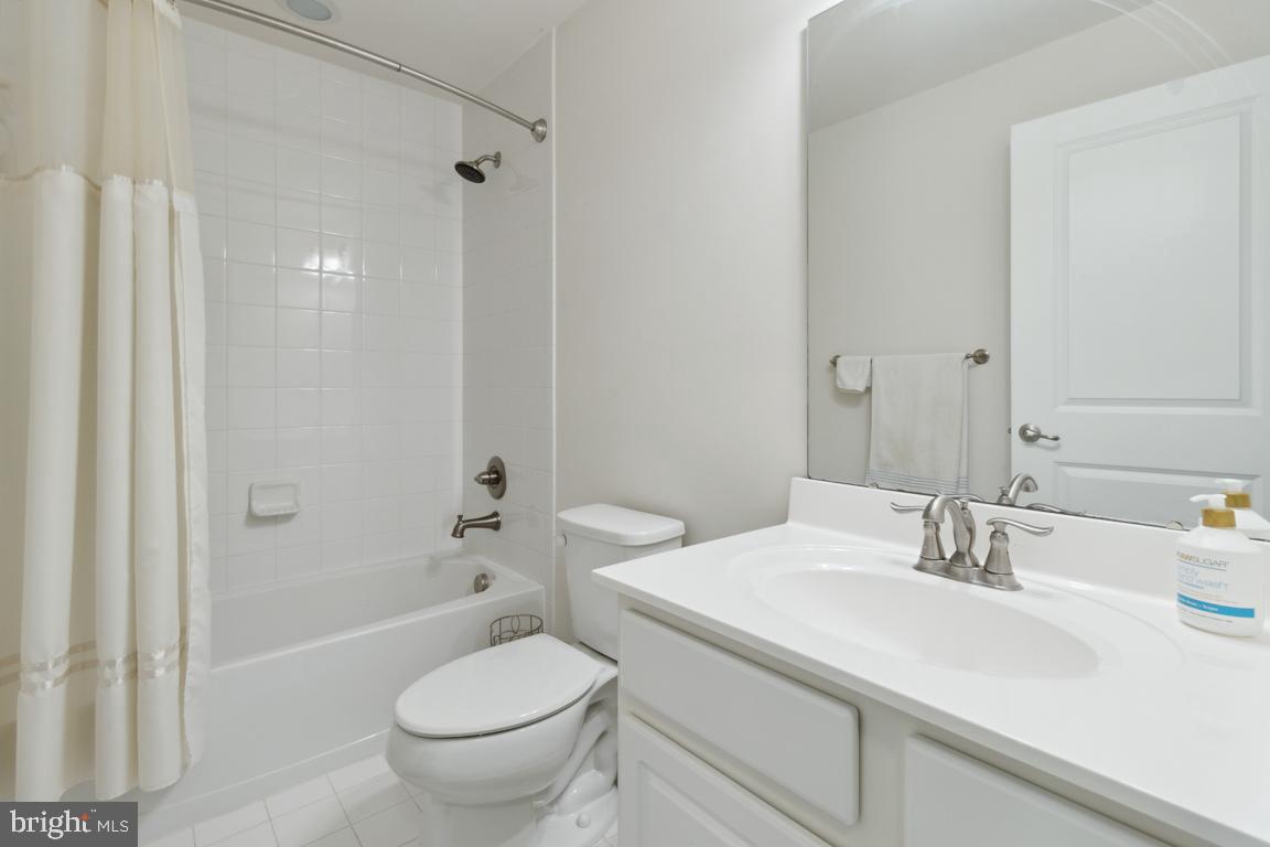 GREENBELT STATION - Residential