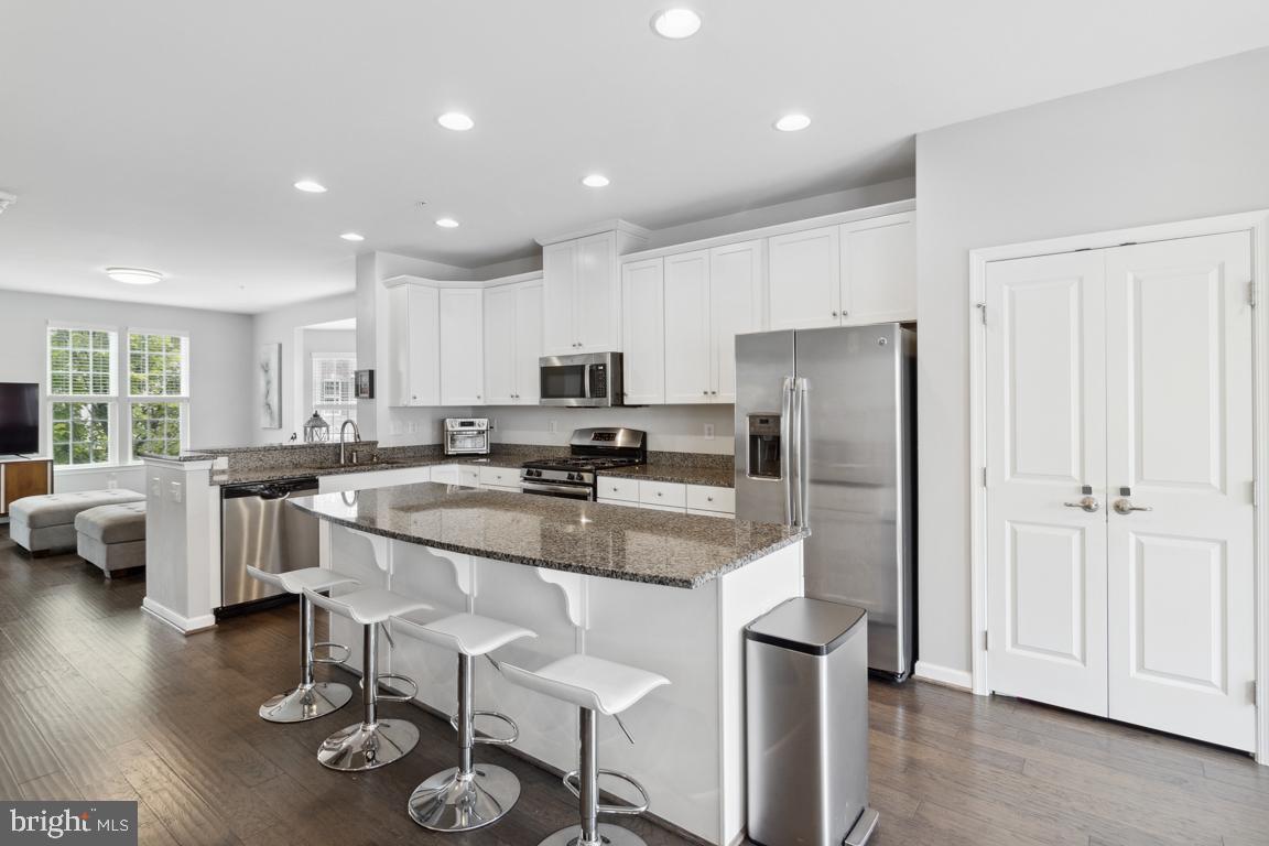 GREENBELT STATION - Residential