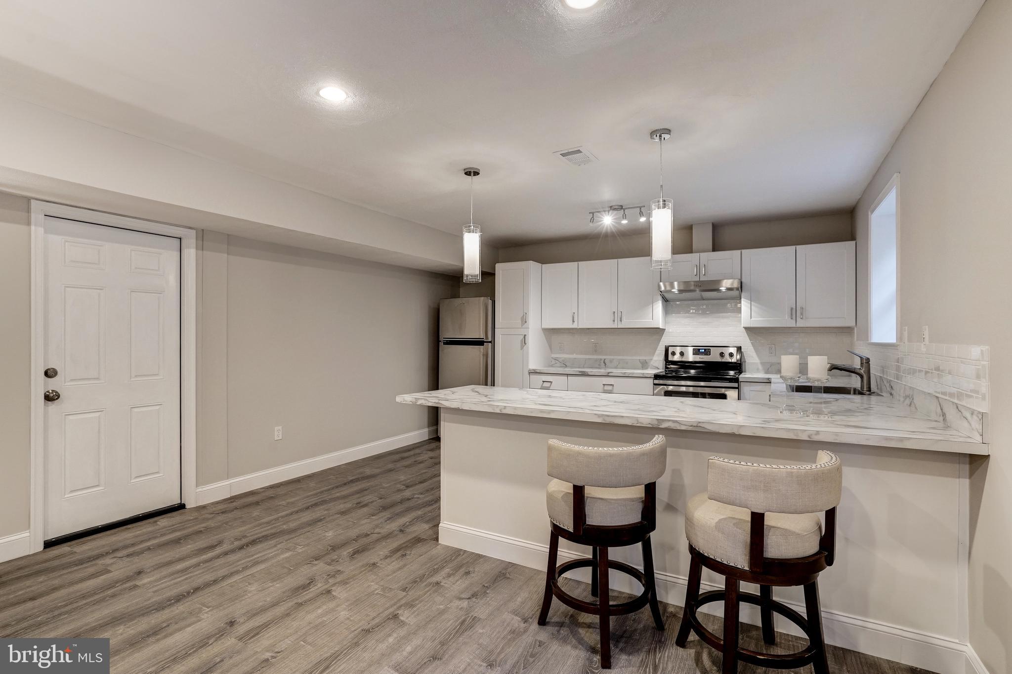 TIMBERLY SOUTH - Residential Lease