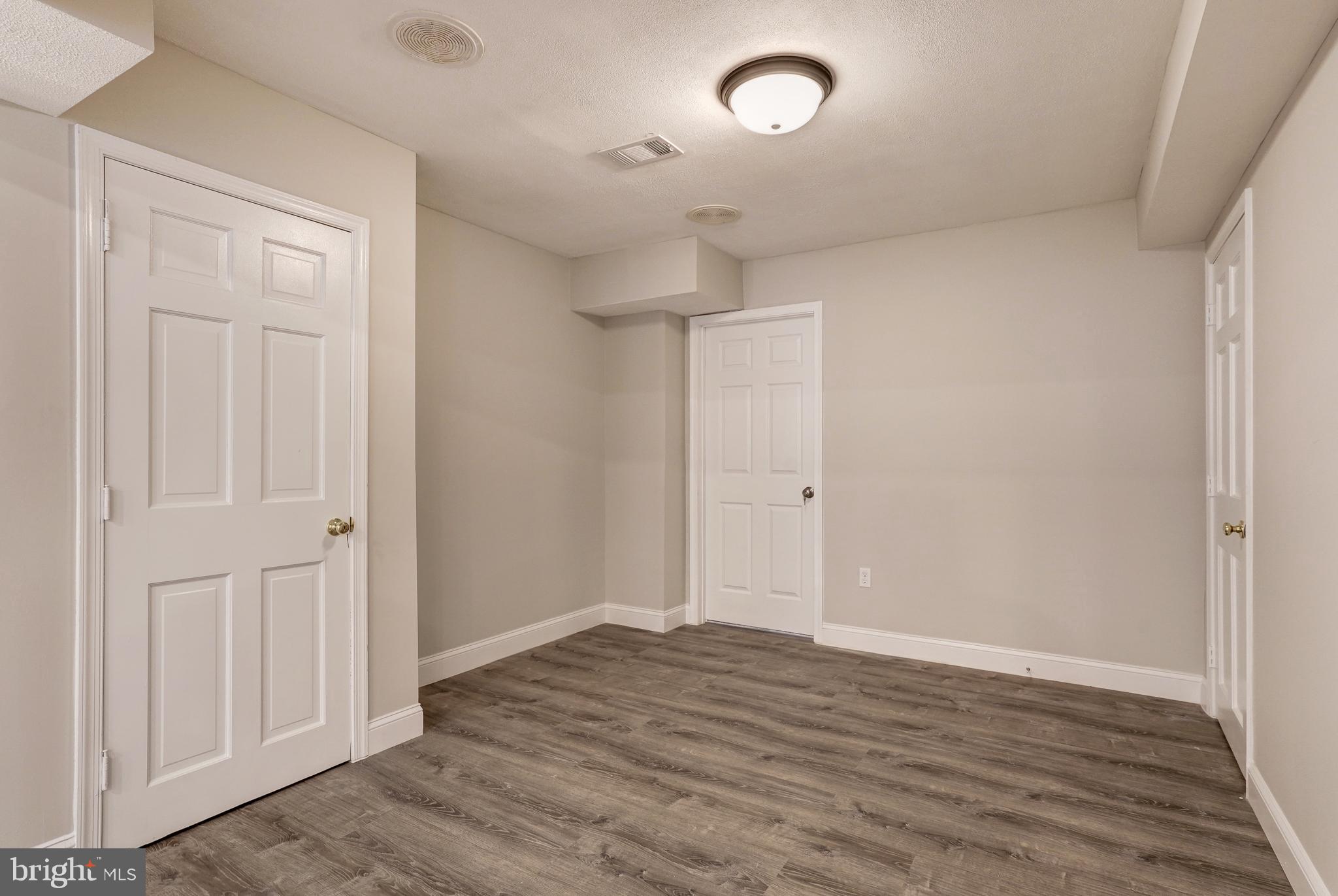 TIMBERLY SOUTH - Residential Lease