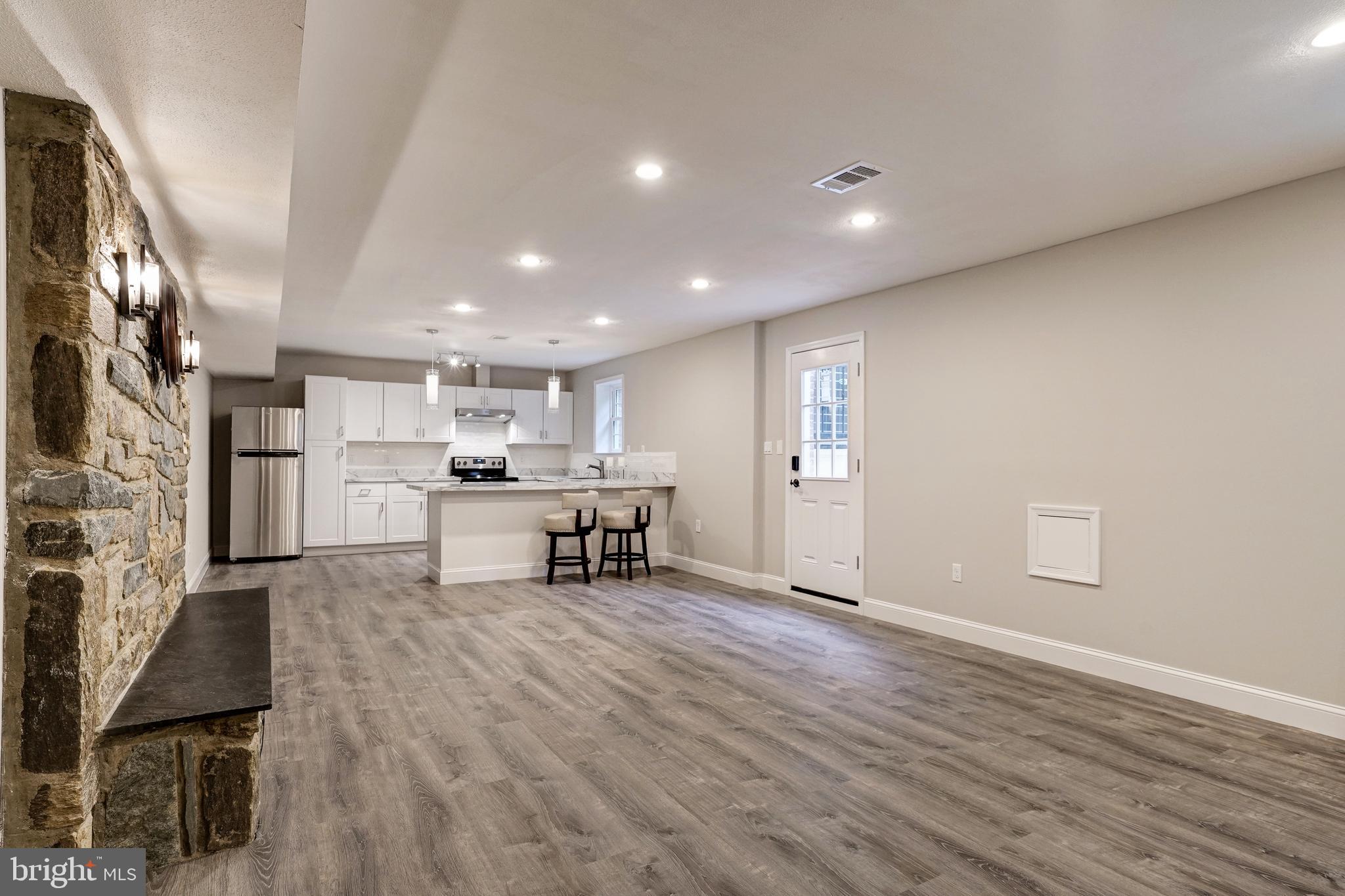 TIMBERLY SOUTH - Residential Lease