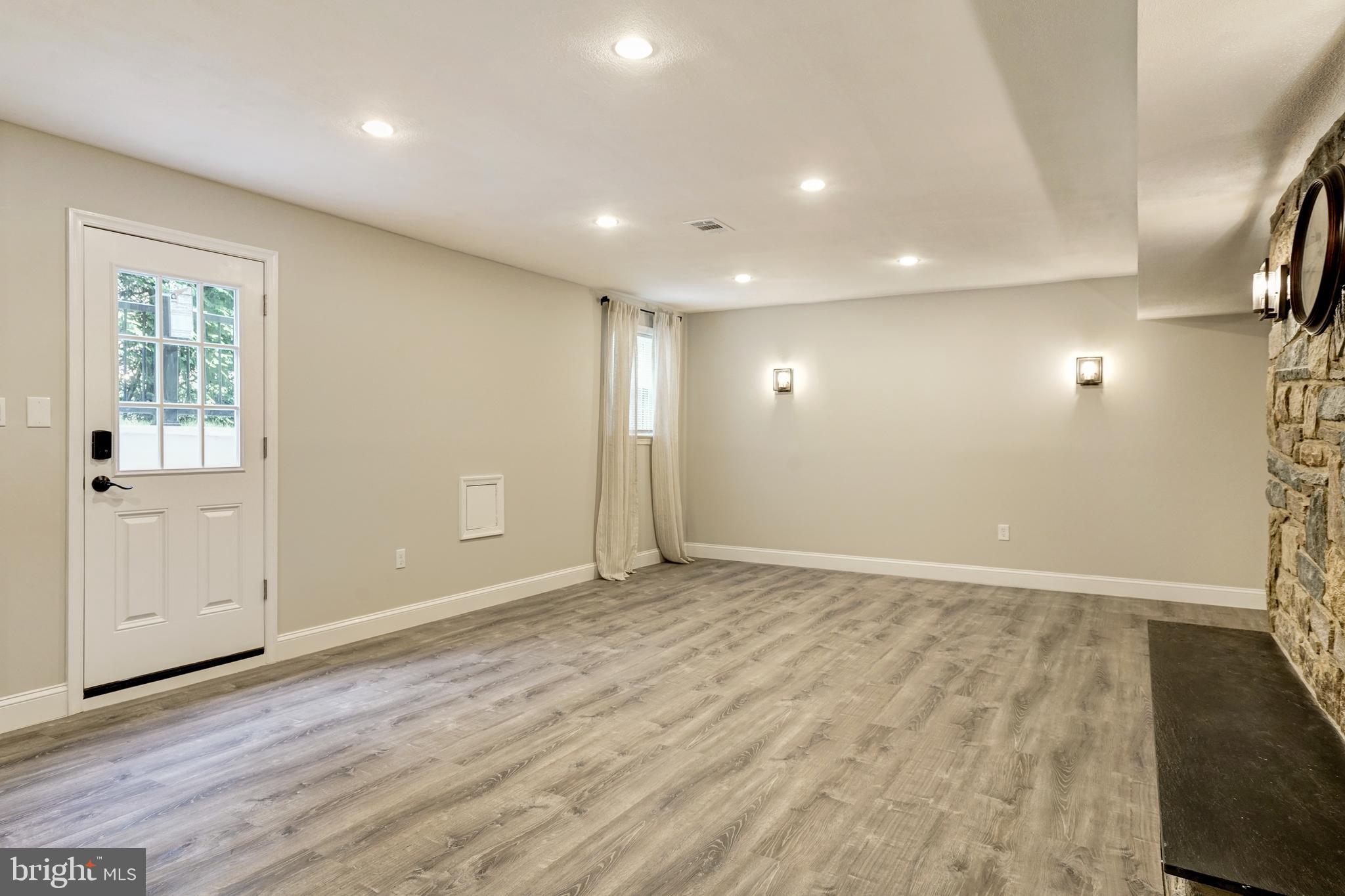 TIMBERLY SOUTH - Residential Lease