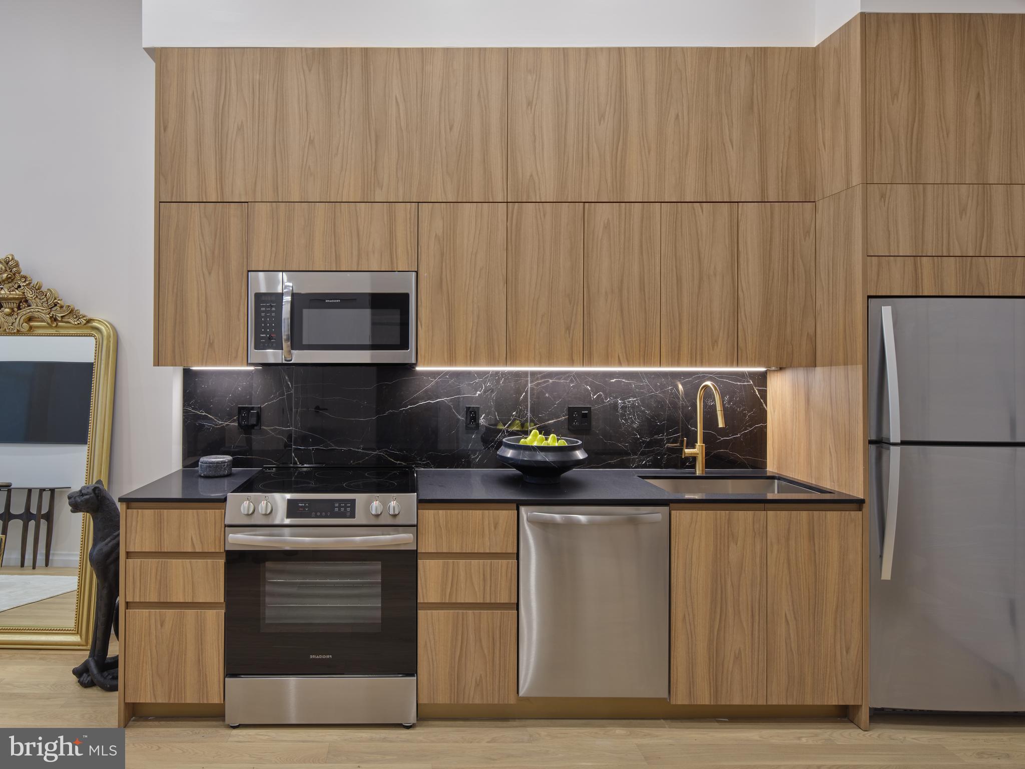 CENTER CITY - Residential Lease