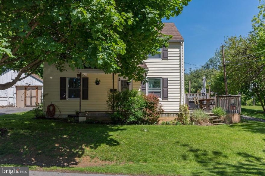 Beautiful home in a great location. Brand new windows. Home has hardwood floors and an updated bathroom and beautiful kitchen. Close enough to walk to town but sits back privately off street. Appliances included.