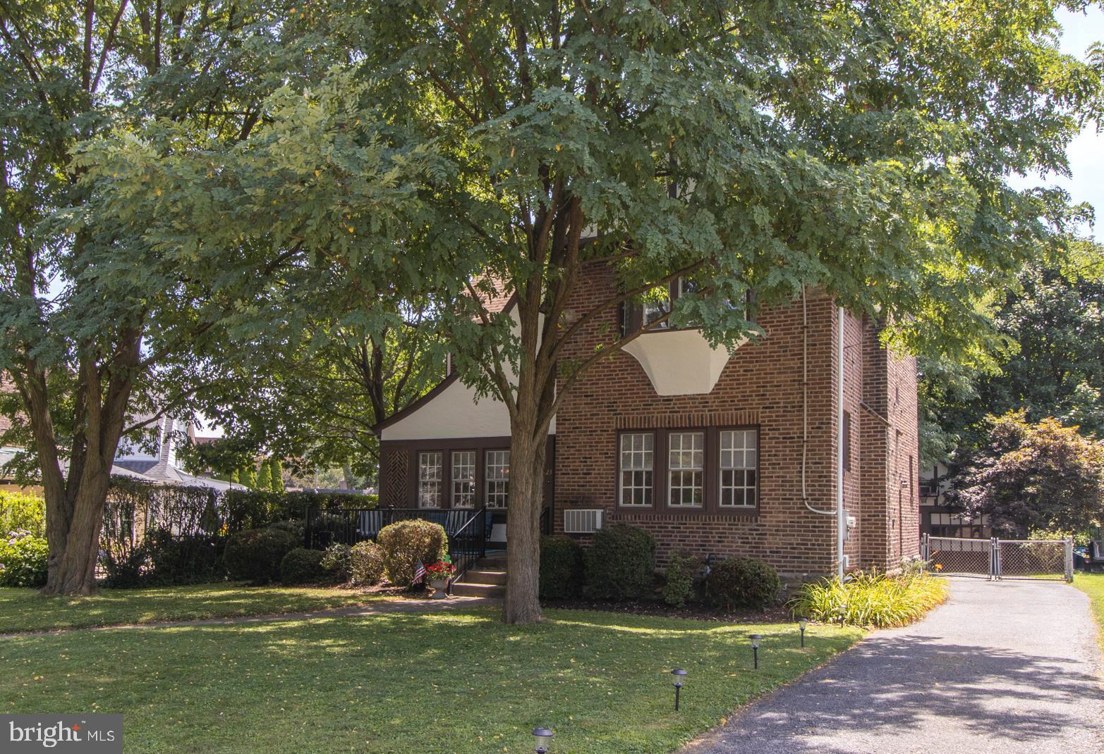 LLANERCH - Residential