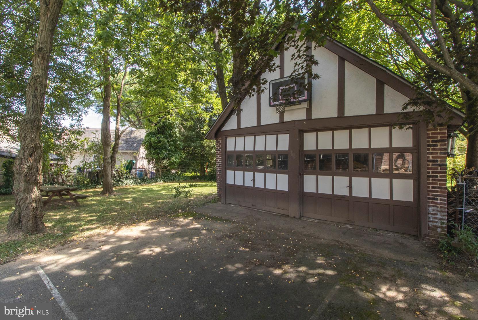 LLANERCH - Residential