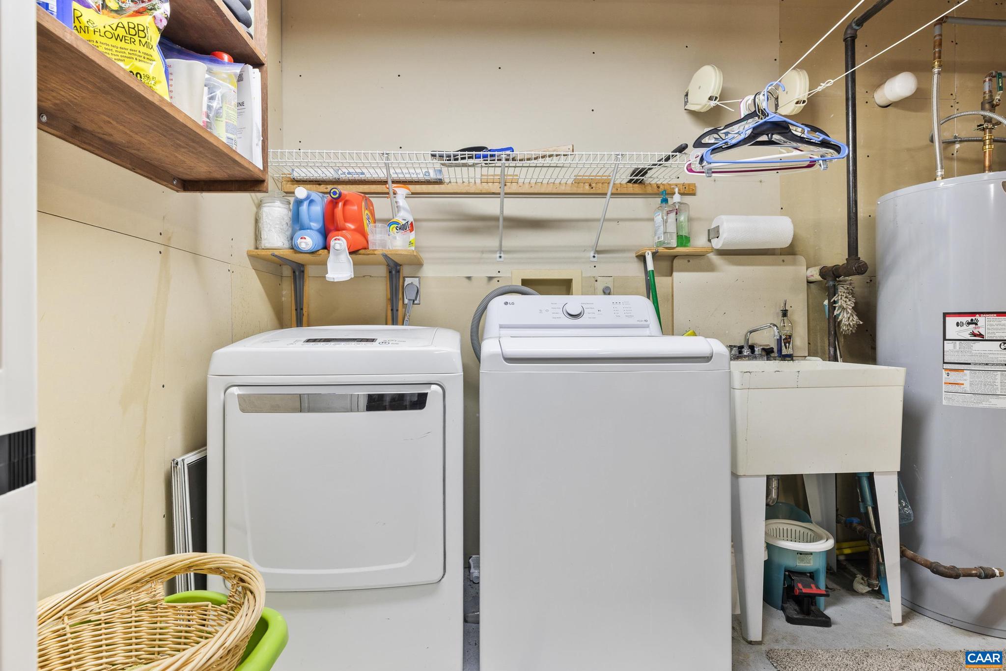 LAKE MONTICELLO - Residential