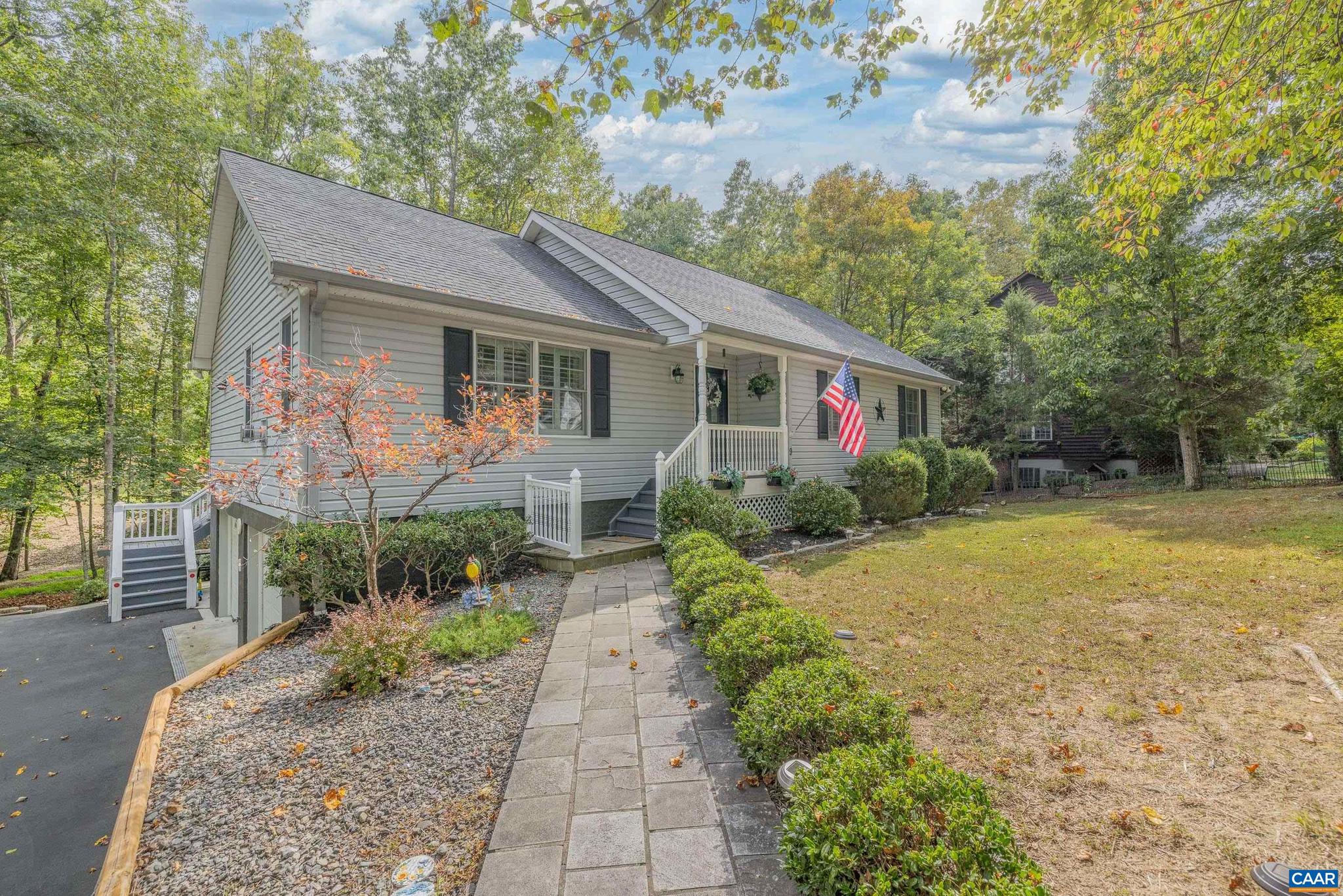 LAKE MONTICELLO - Residential