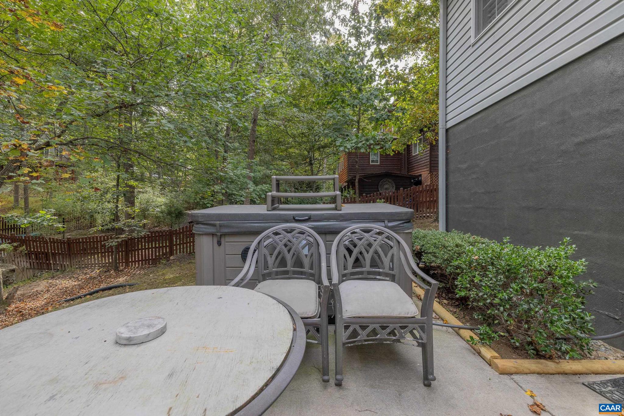 LAKE MONTICELLO - Residential