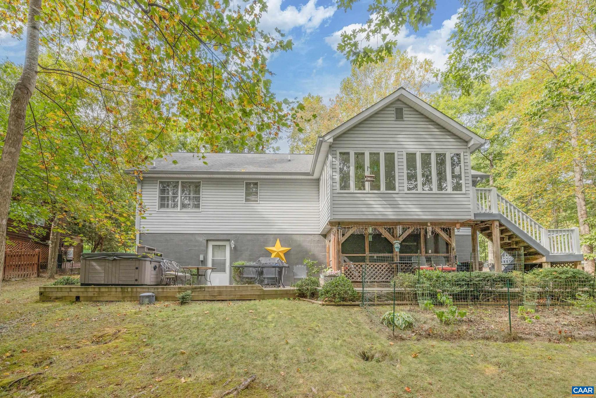 LAKE MONTICELLO - Residential