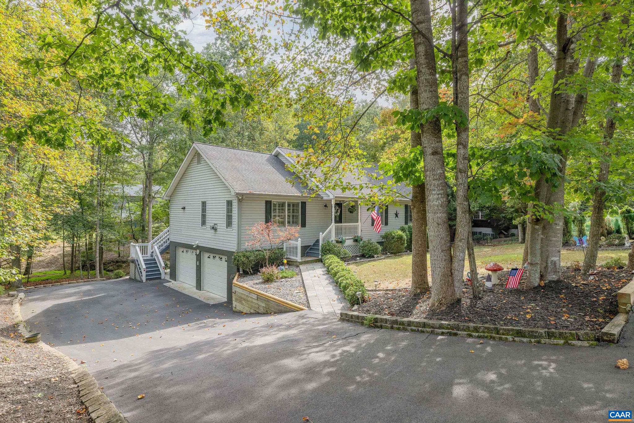 LAKE MONTICELLO - Residential