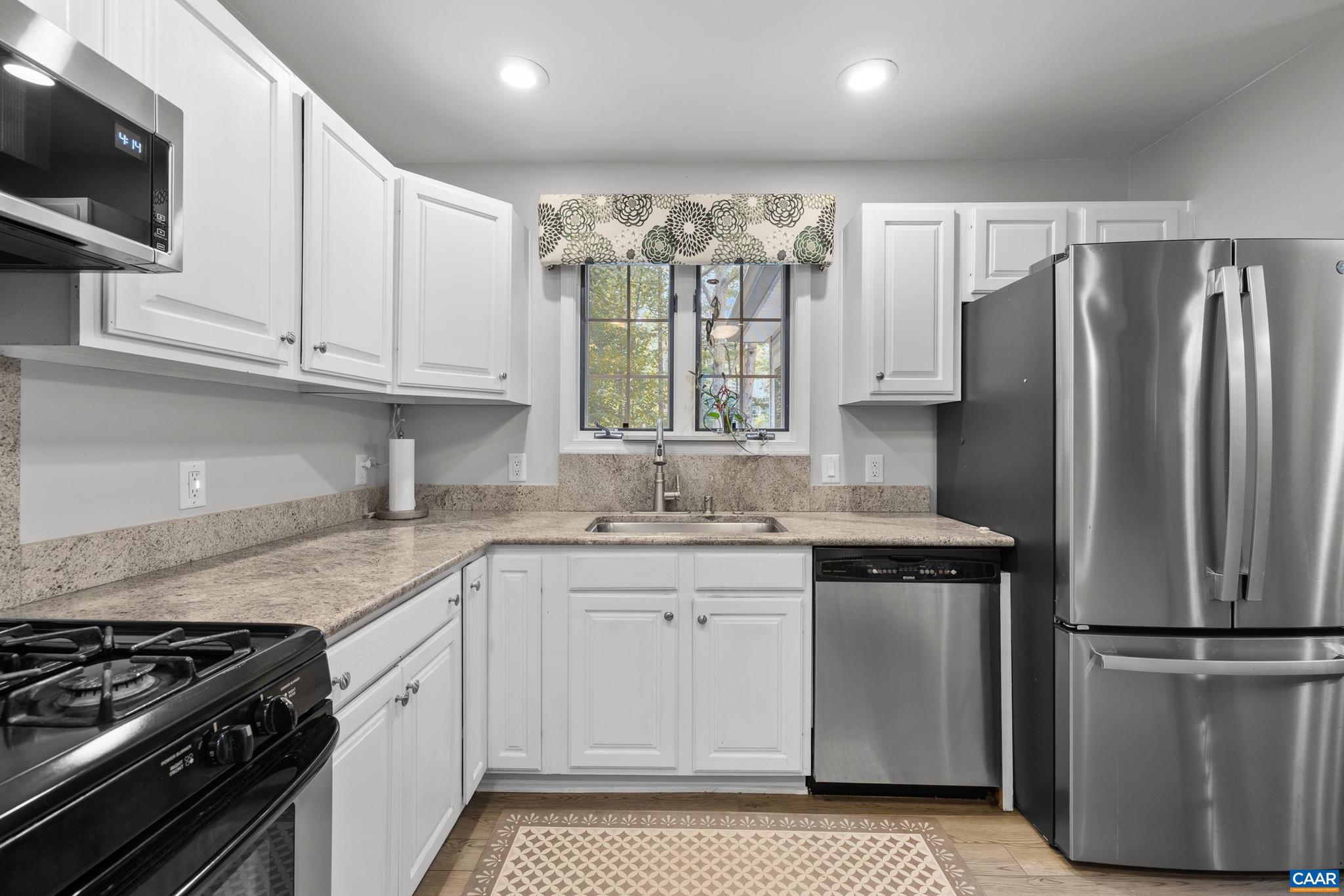 LAKE MONTICELLO - Residential