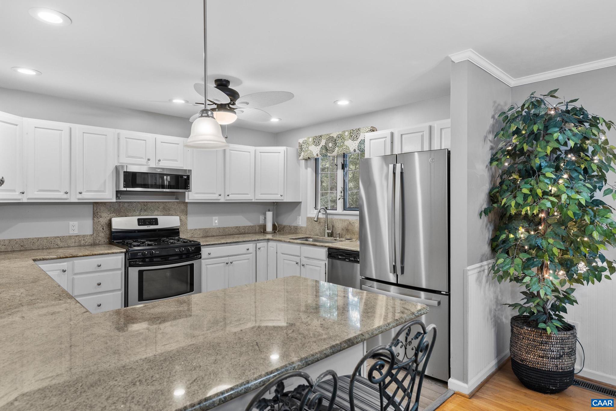 LAKE MONTICELLO - Residential